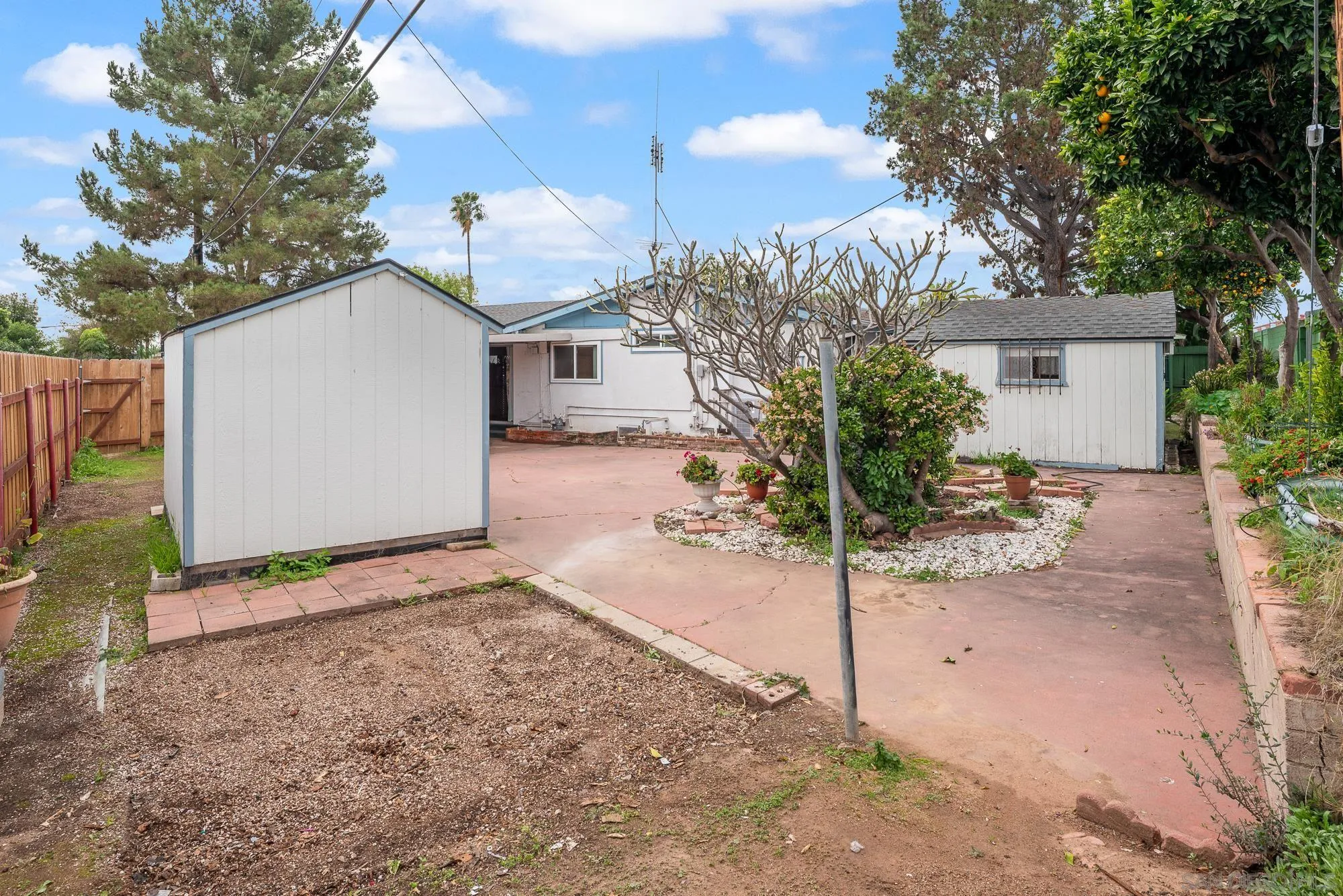 https://cdn.realtyfeed.com/cdn/127/260003768/30ec1ee3619465ea21903ae2bba41178.webp