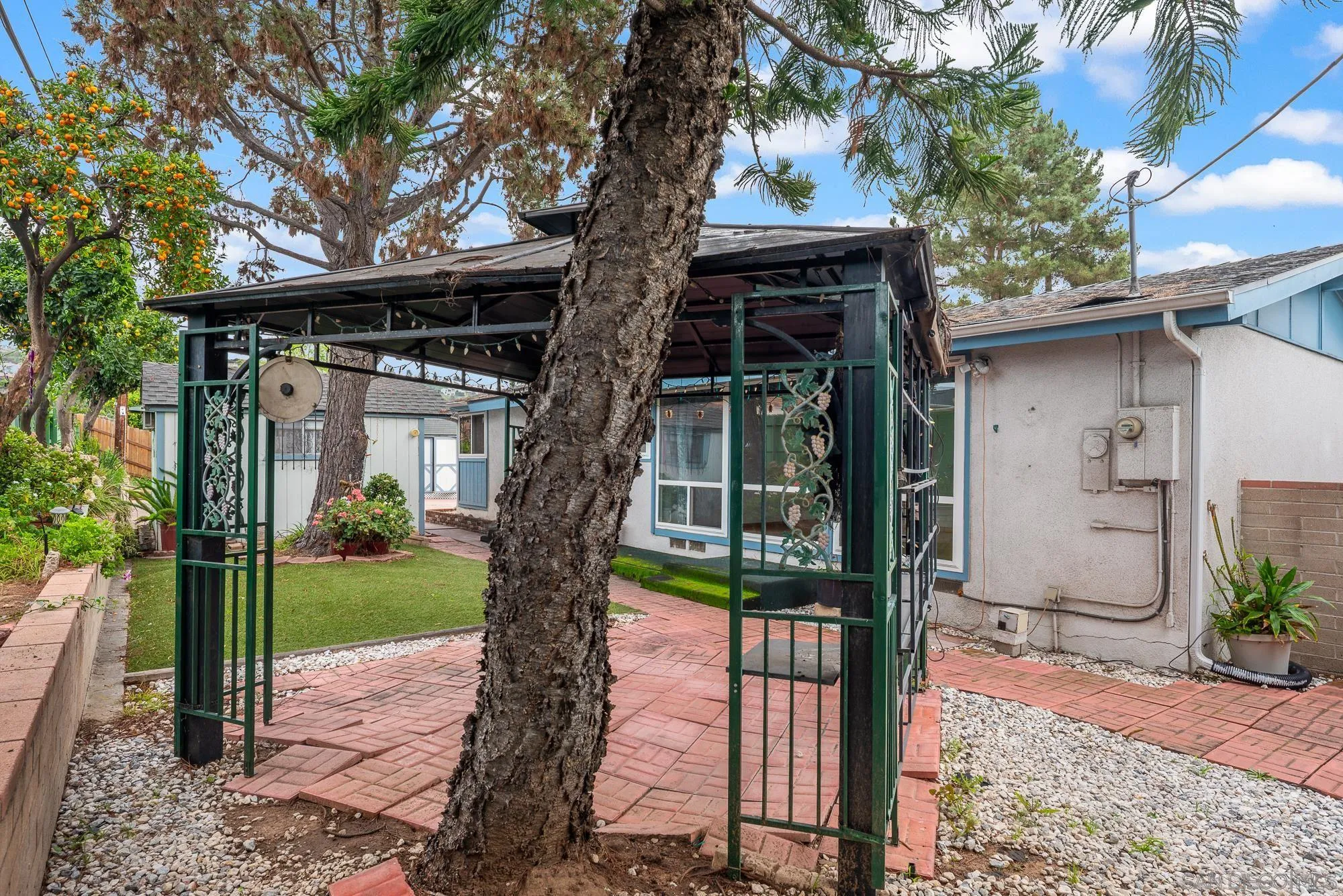 https://cdn.realtyfeed.com/cdn/127/260003768/584eb978205502be1d017ab2984fbbe5.webp