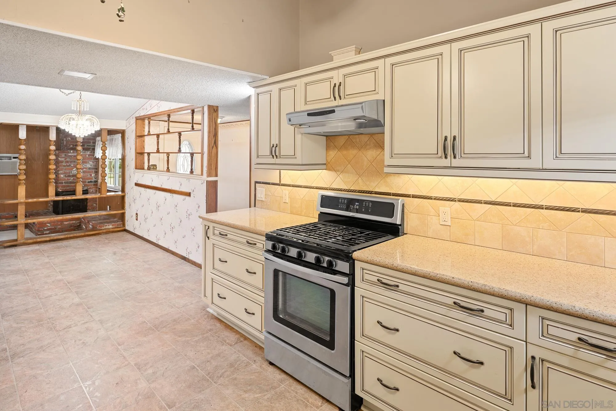 https://cdn.realtyfeed.com/cdn/127/260003768/c318d374c7473ca70205012335eb6260.webp