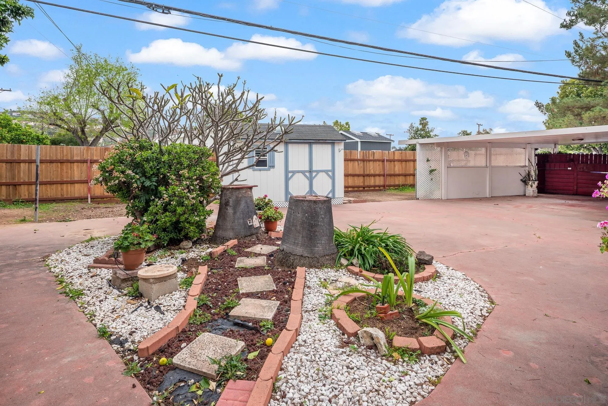 https://cdn.realtyfeed.com/cdn/127/260003768/f474be814c414b1eb85c8435dea5f2e4.webp