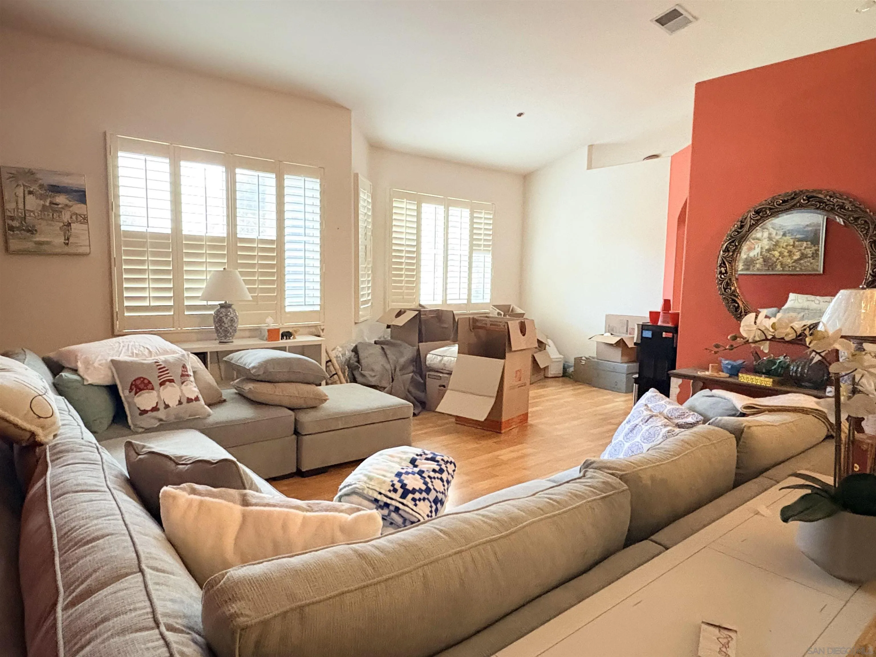 https://cdn.realtyfeed.com/cdn/127/260003771/8de4d94ed89344cfa470db916571265c.webp