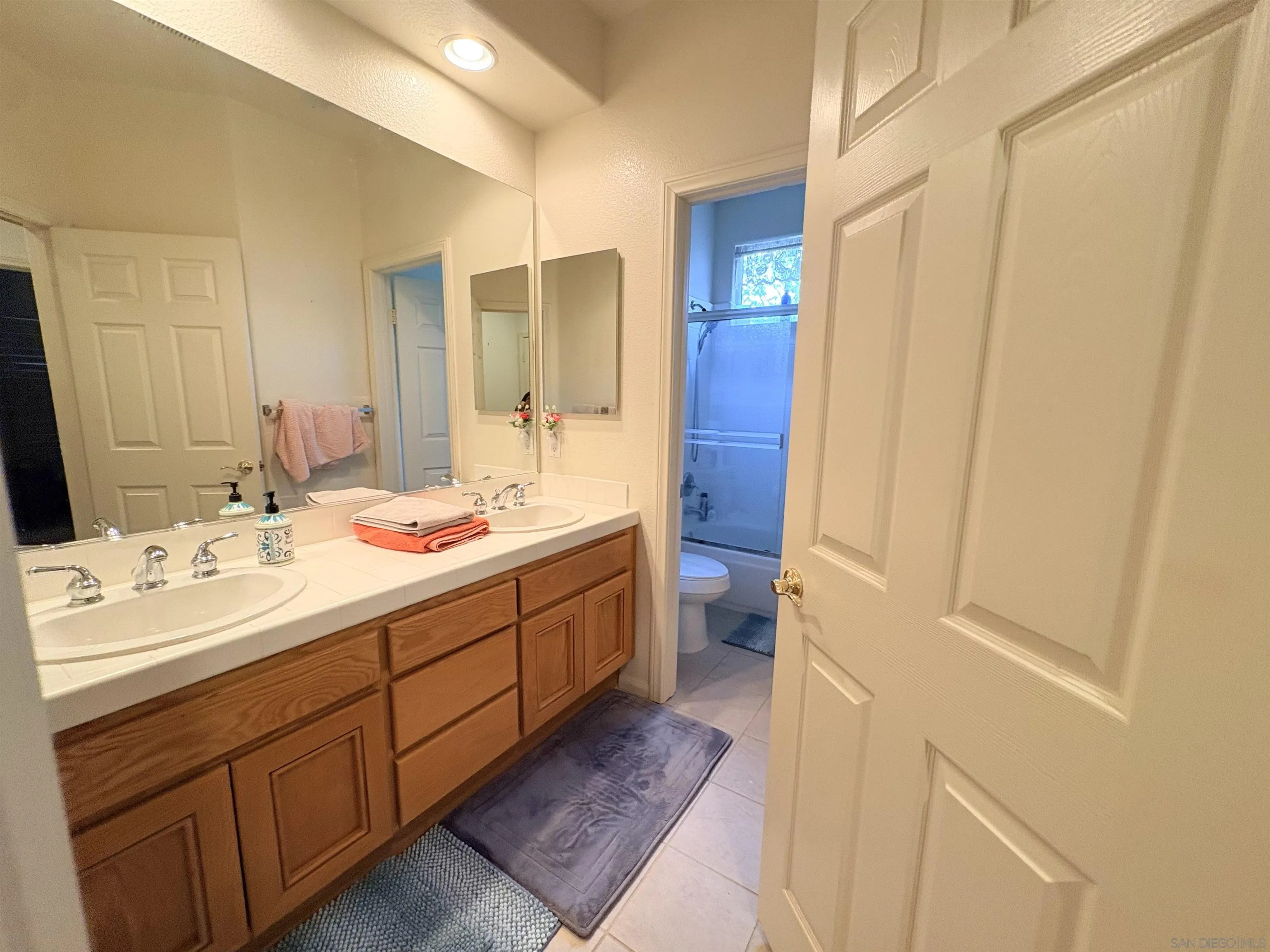 https://cdn.realtyfeed.com/cdn/127/260003771/94d521bff30f39dbf3af5d081e56829f.webp