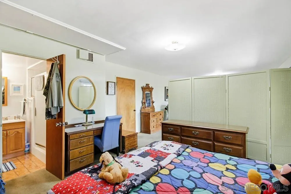 https://cdn.realtyfeed.com/cdn/127/260003775/04ef50b23666f8128bc8bbcad54566bf.webp