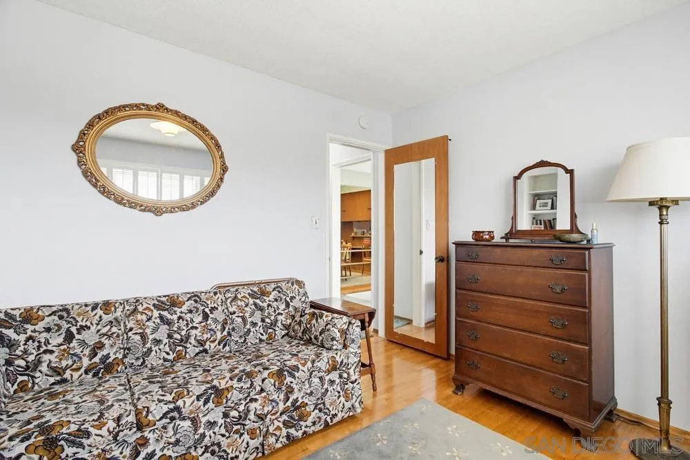 https://cdn.realtyfeed.com/cdn/127/260003775/1732aa160736b9207bf747a7a341f4e9.webp