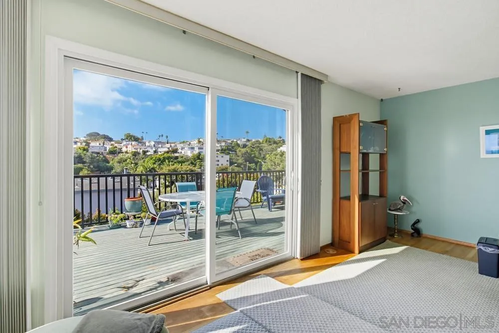 https://cdn.realtyfeed.com/cdn/127/260003775/1c2a1677a3cf6359eaa017b52cbb2038.webp