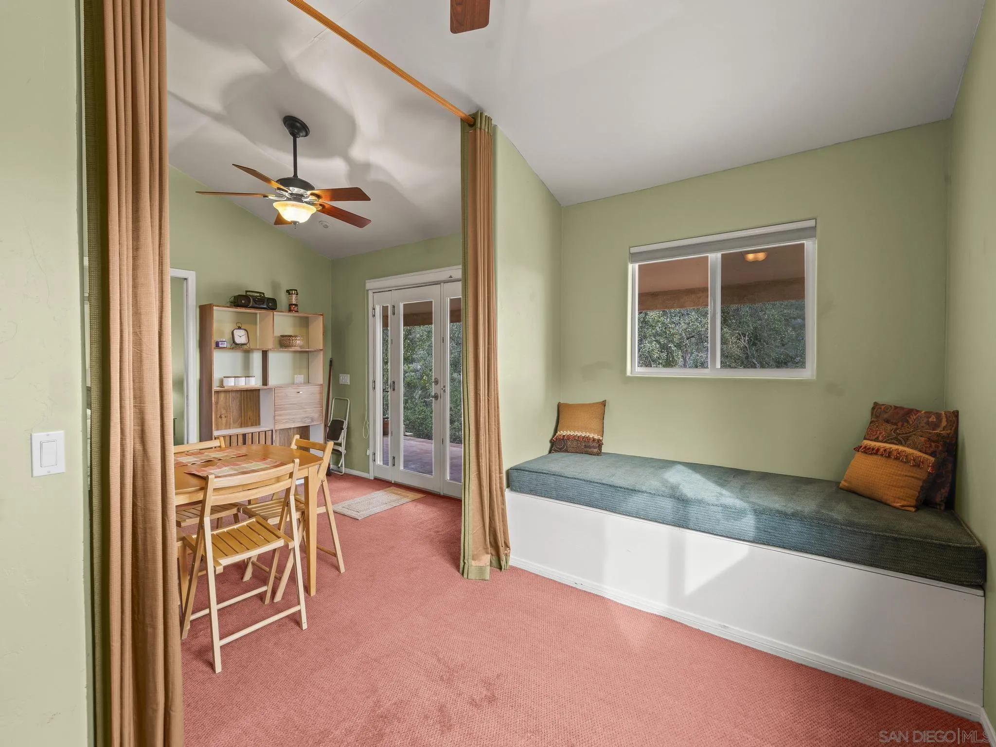 https://cdn.realtyfeed.com/cdn/127/260003779/8f82e86abcd7be4bbb54a4cb49a7d39d.webp