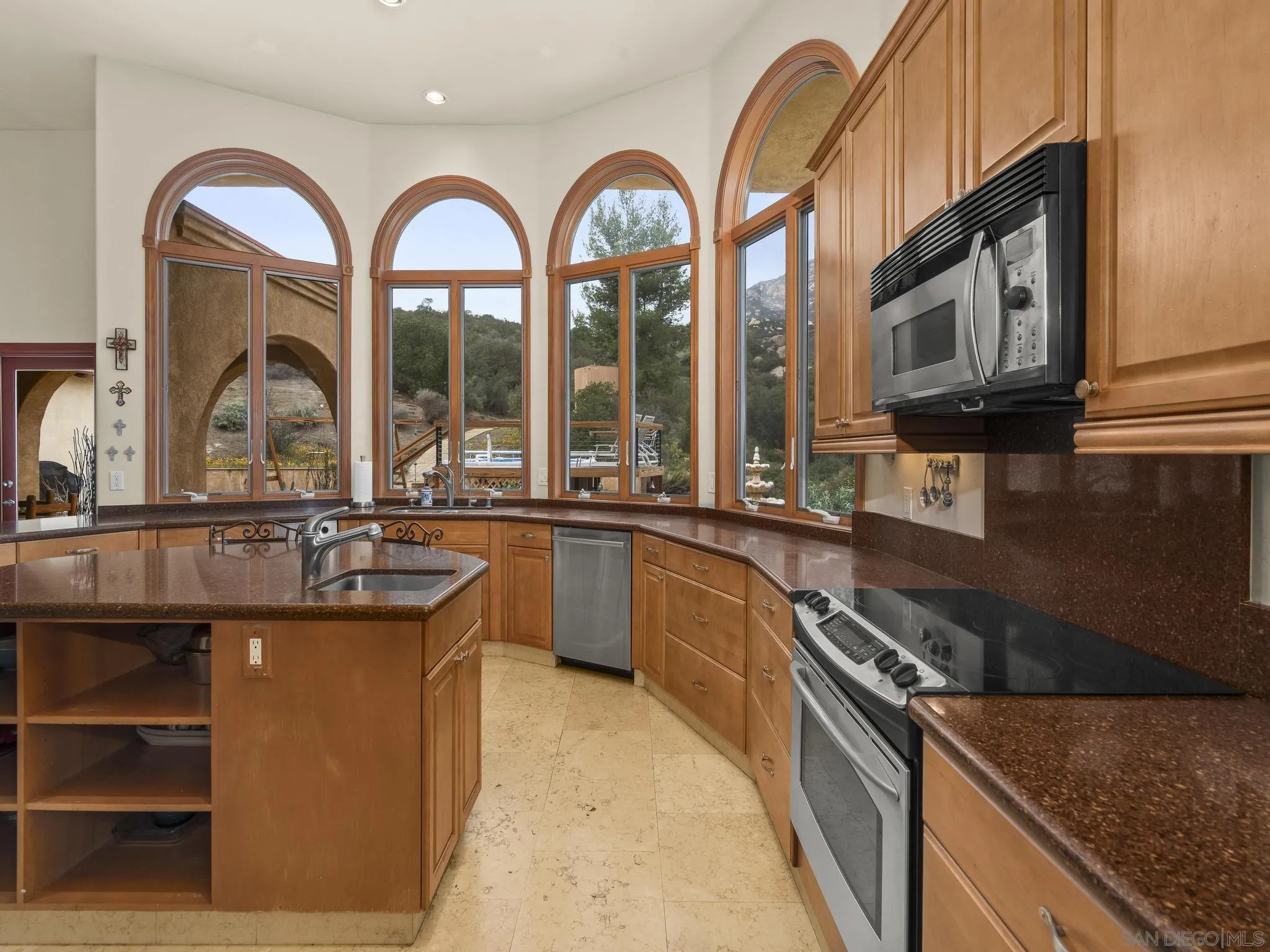 https://cdn.realtyfeed.com/cdn/127/260003779/9514005e62701a7322299bfce0fd710a.webp