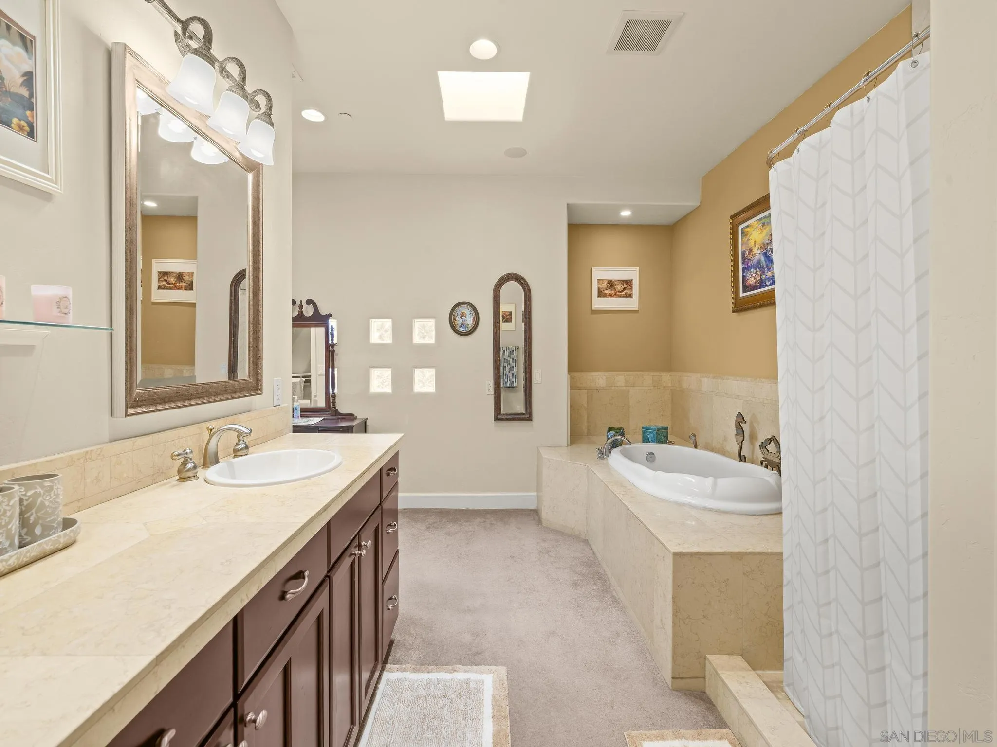 https://cdn.realtyfeed.com/cdn/127/260003779/9903b3b6efcf31ed184f26c02b8c03b6.webp