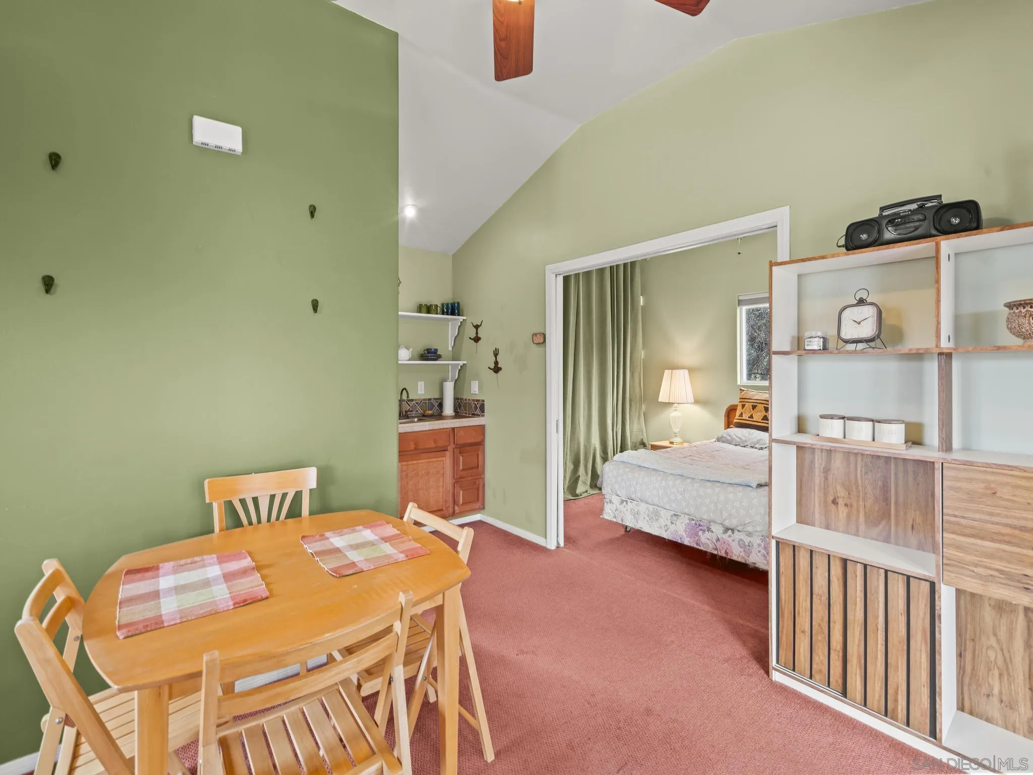 https://cdn.realtyfeed.com/cdn/127/260003779/9f76b8bfea45f97eb98816616e8d7e60.webp
