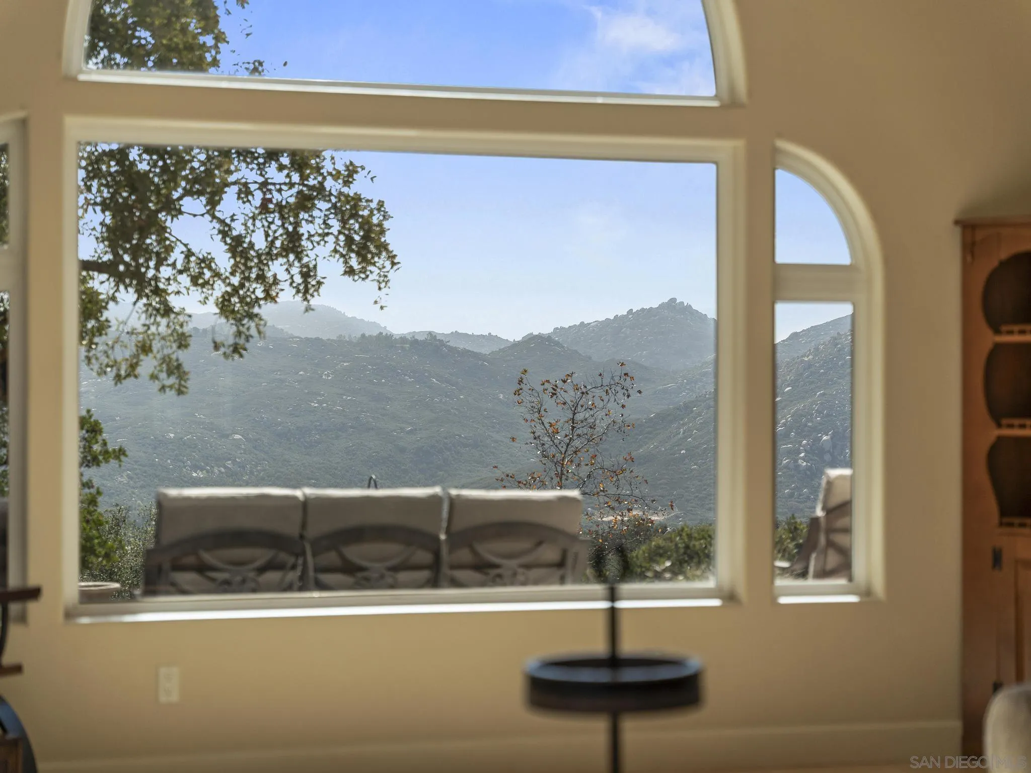 https://cdn.realtyfeed.com/cdn/127/260003779/aea894c00e19bcbbc52e9b80595c686b.webp