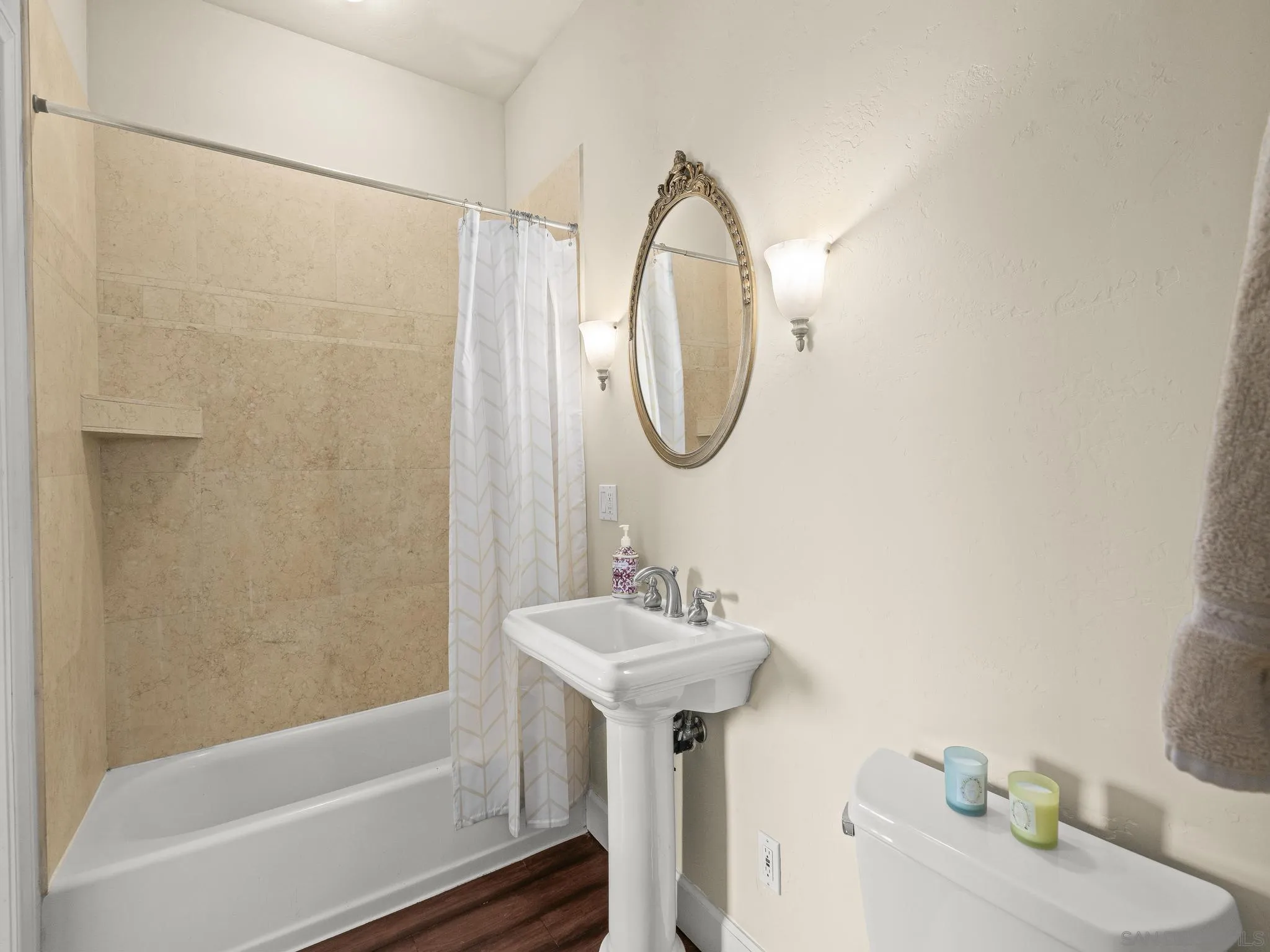 https://cdn.realtyfeed.com/cdn/127/260003779/c3b0562bc502359b92d83203e0e2b03c.webp