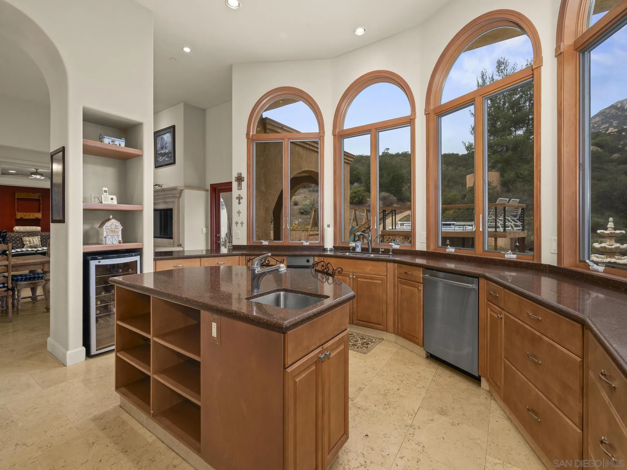 https://cdn.realtyfeed.com/cdn/127/260003779/cae2522392f8da91d3349c3901c0e218.webp