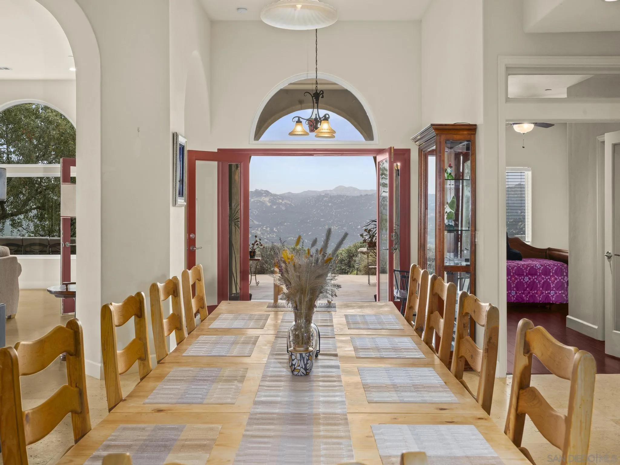 https://cdn.realtyfeed.com/cdn/127/260003779/d383cfe9da3d58c532a889bb217abab5.webp
