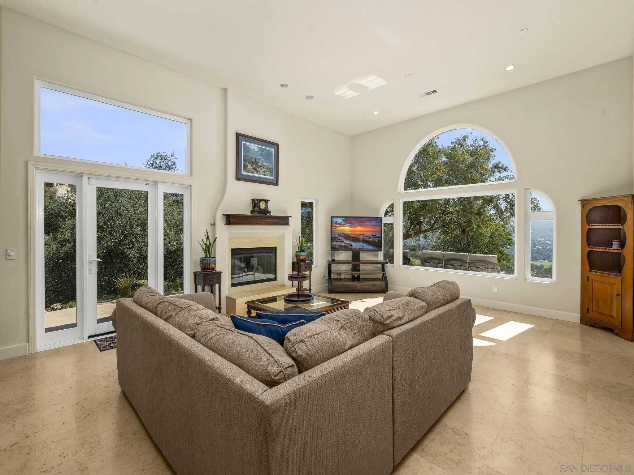 https://cdn.realtyfeed.com/cdn/127/260003779/dd492641910095b73dbaf792959b74d7.webp