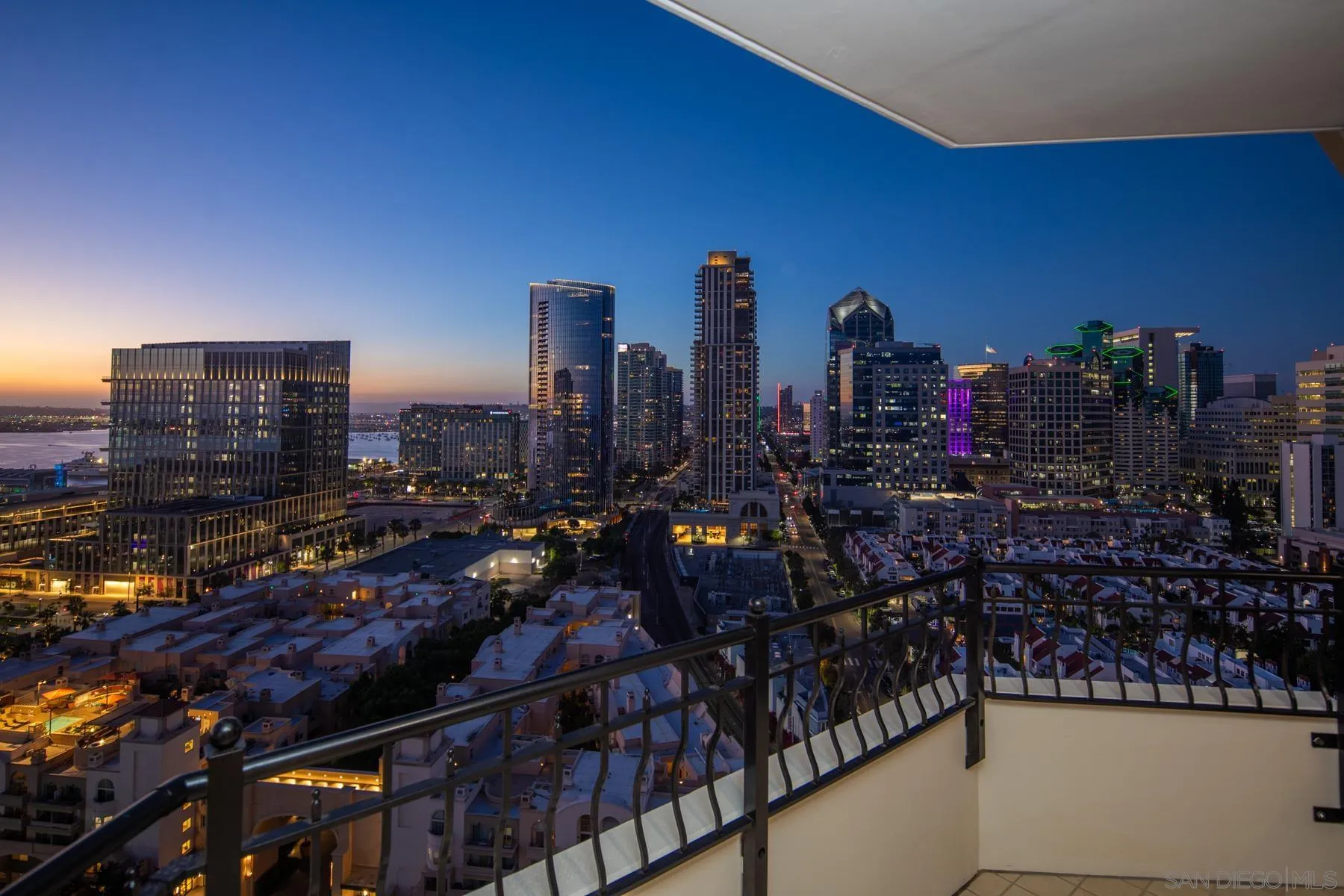 https://cdn.realtyfeed.com/cdn/127/260003785/1463e30a402a9badc156c0ed95f3f8f4.webp