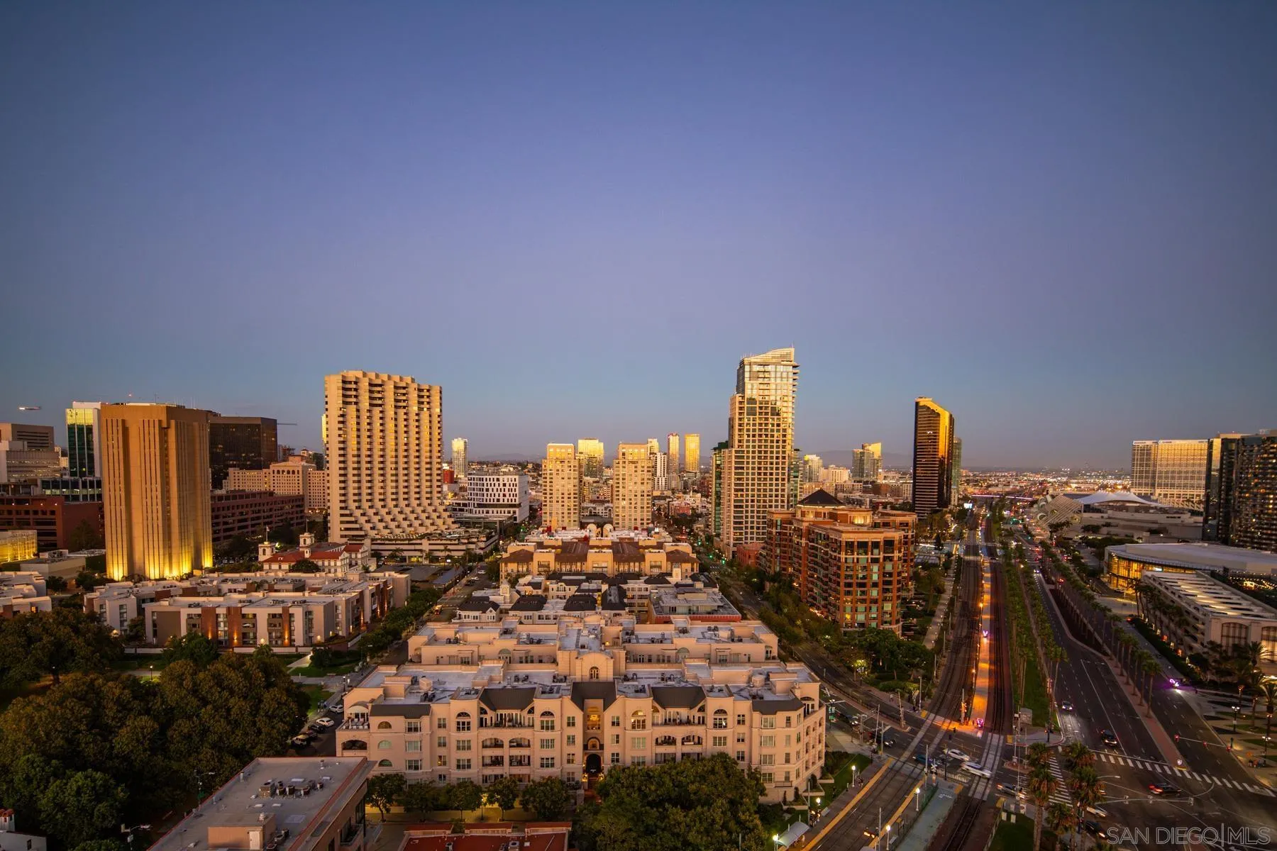 https://cdn.realtyfeed.com/cdn/127/260003785/8b4017d1f7802a474e18f52606a1a594.webp