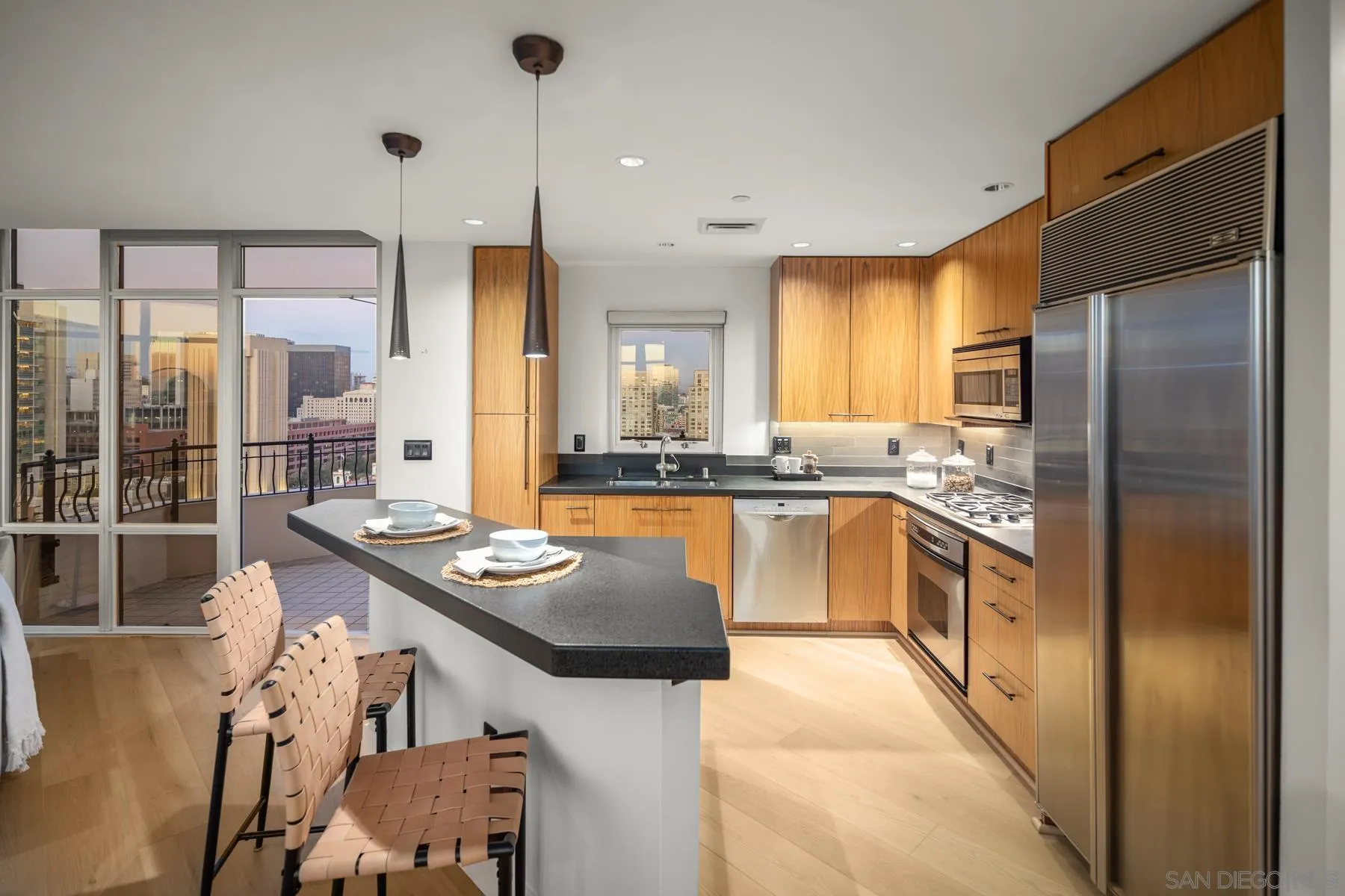 https://cdn.realtyfeed.com/cdn/127/260003785/9392edcff31eaf97415984bc70554568.webp
