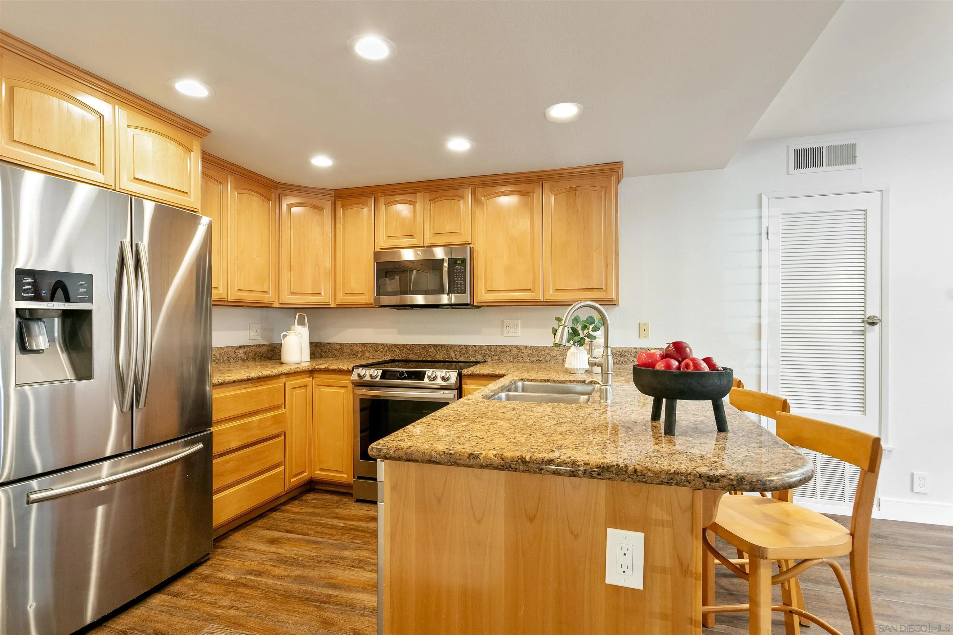 Photo #12: 260003789 Listing: Photo #12