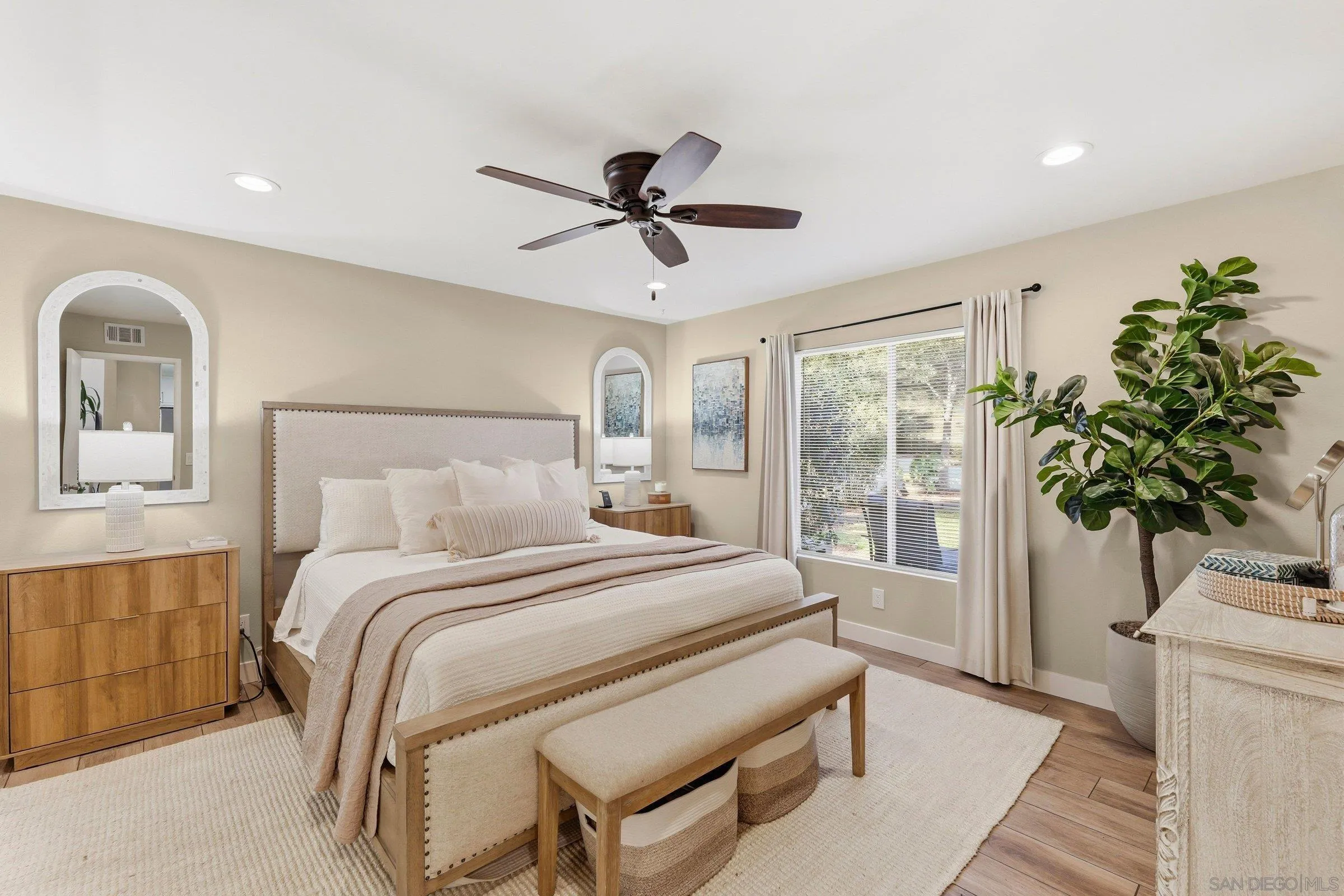 https://cdn.realtyfeed.com/cdn/127/260003790/07defe65e78ad46f5ab9c6125f0b757e.webp