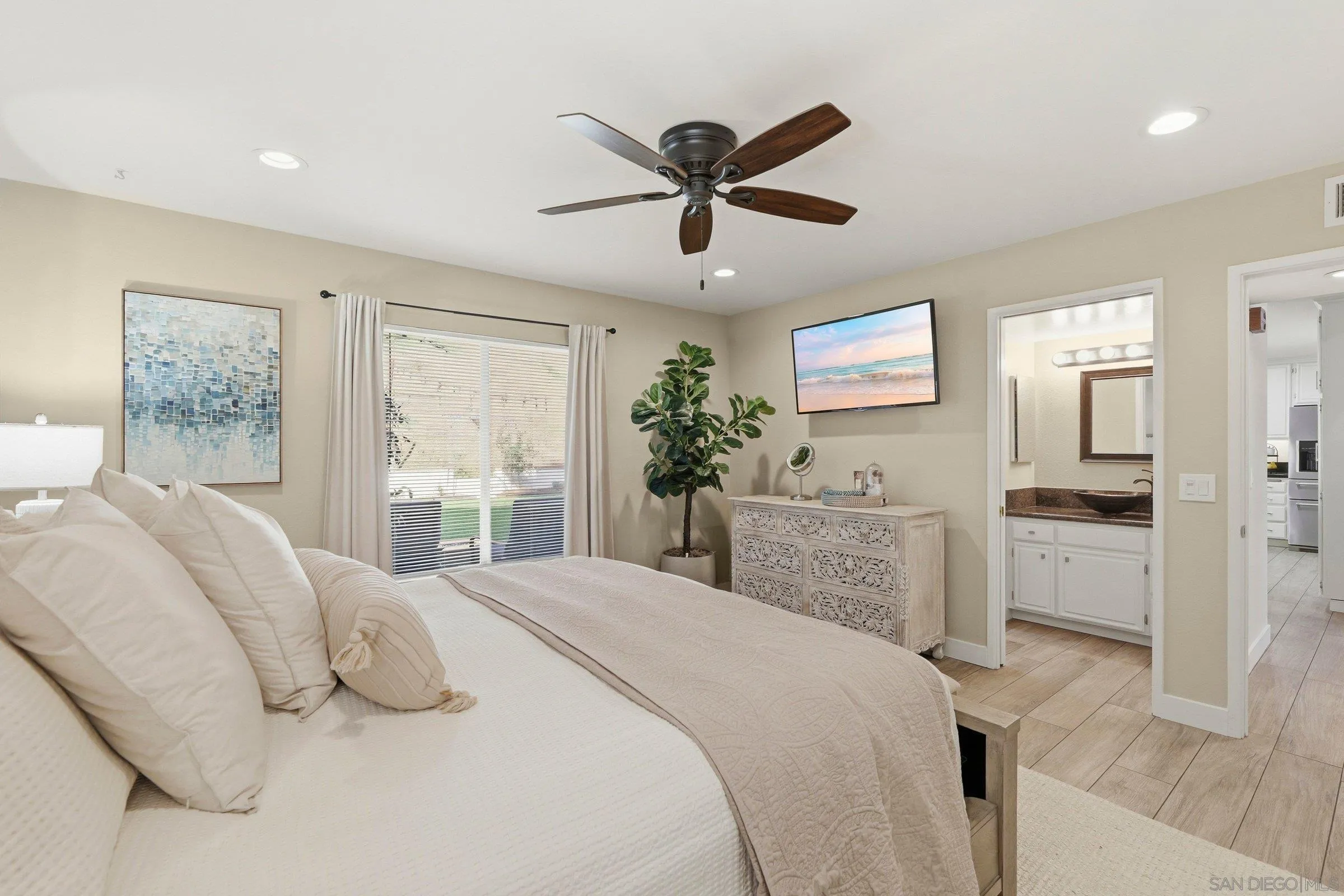https://cdn.realtyfeed.com/cdn/127/260003790/1e461873912c8e8d908e22793d15ed0f.webp