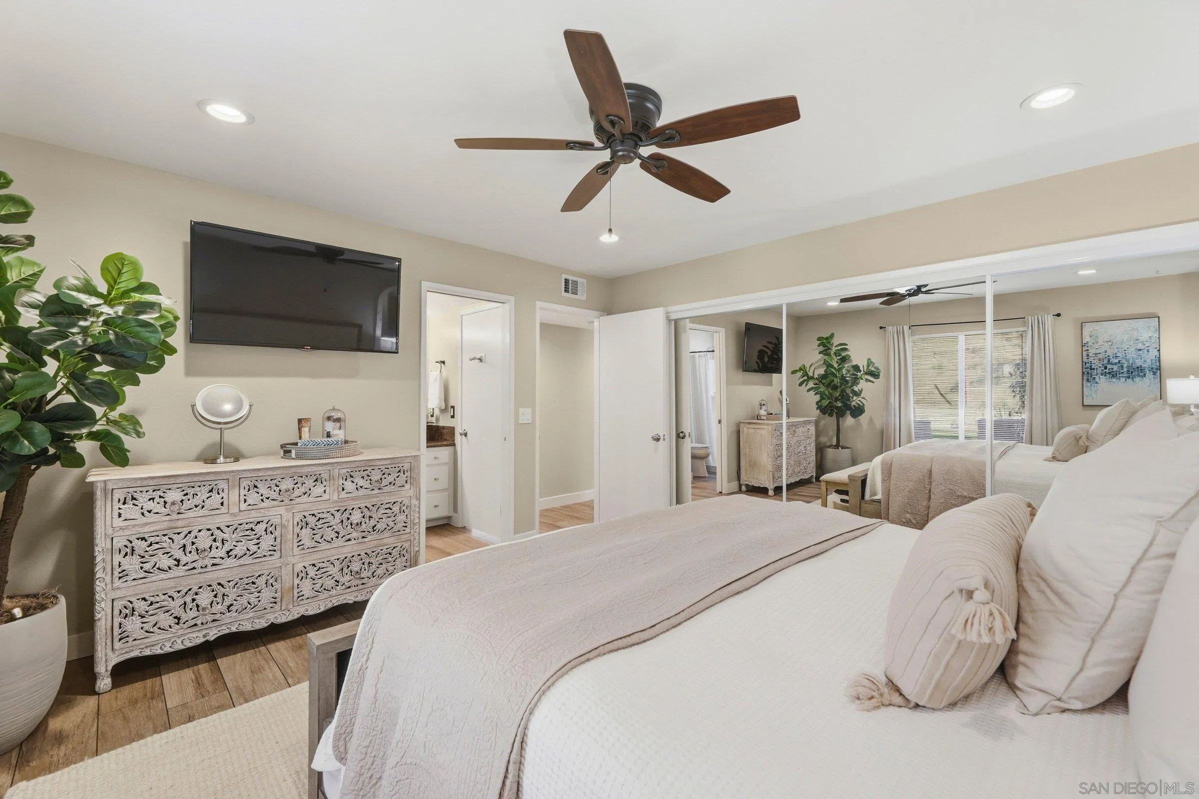 https://cdn.realtyfeed.com/cdn/127/260003790/8339e8d412d37049a288f2415256186b.webp