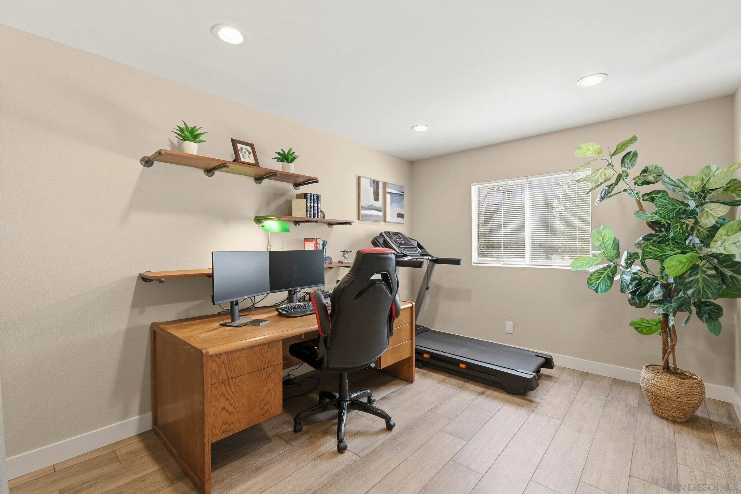 https://cdn.realtyfeed.com/cdn/127/260003790/f54c818bec94f662f7c793064179b831.webp