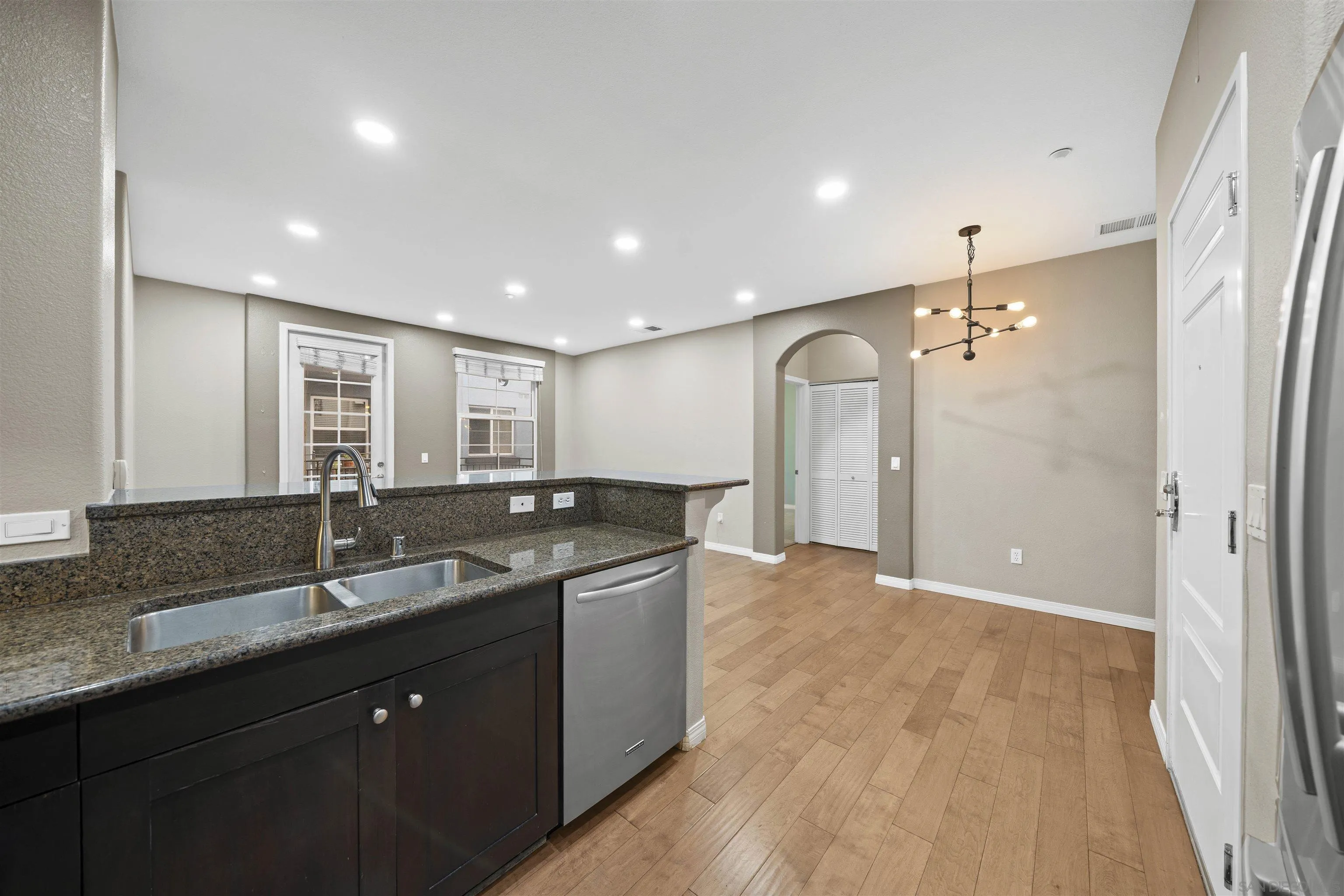 Photo #8: 260003791 Listing: Photo #8