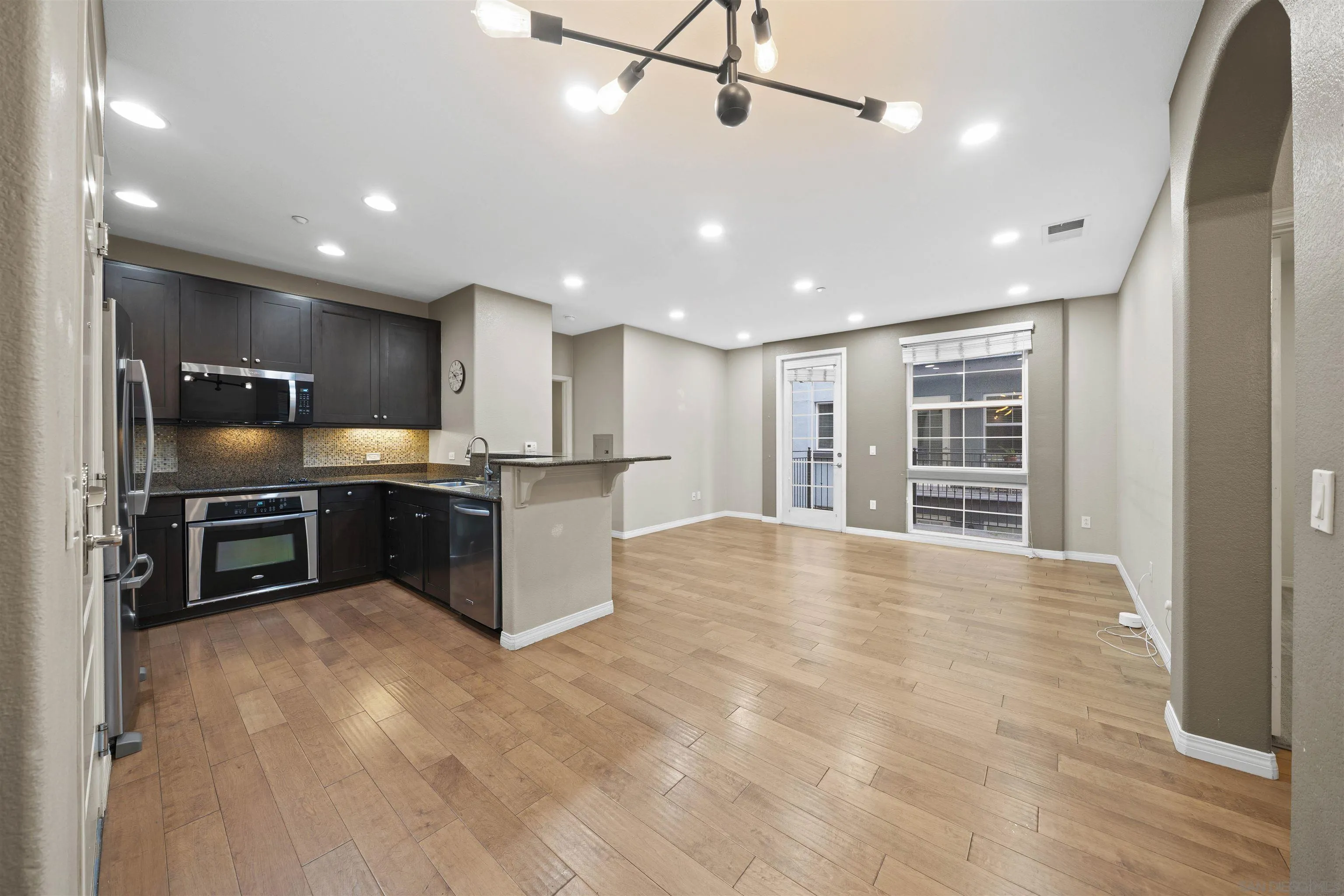 Photo #2: 260003791 Listing: Photo #2