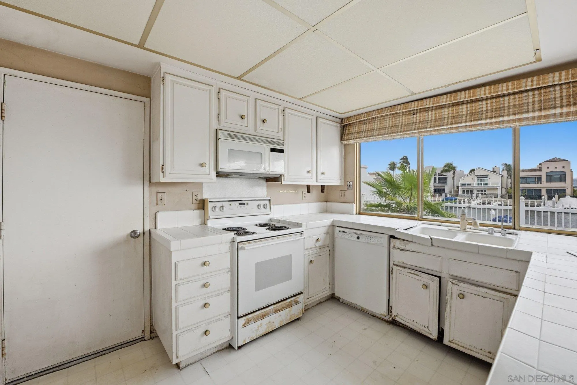 https://cdn.realtyfeed.com/cdn/127/260003796/25ae3926b2fd6a41111c60b8018f0d8f.webp