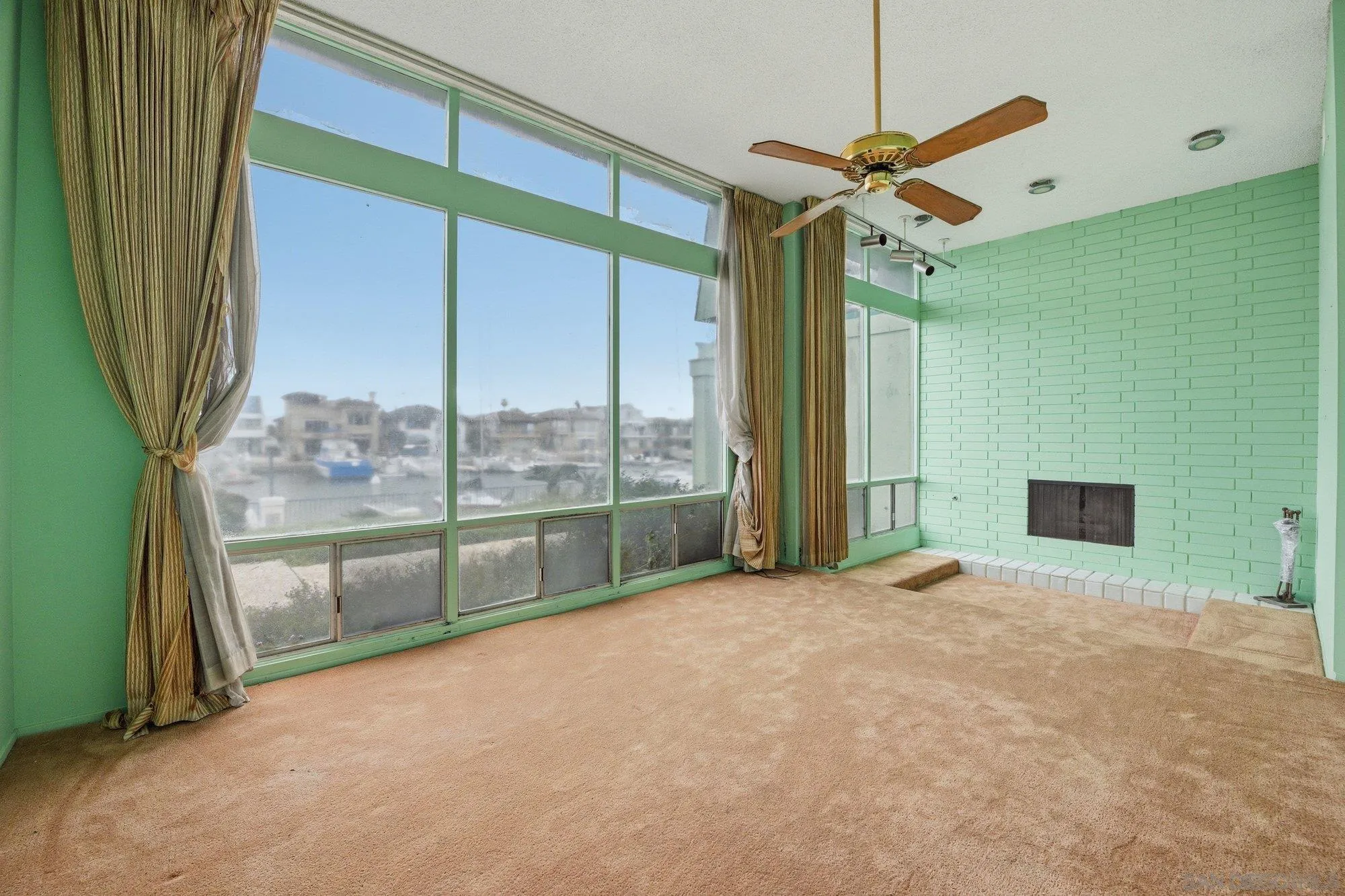https://cdn.realtyfeed.com/cdn/127/260003796/7ba06ba812d736d21a642f895a262c90.webp