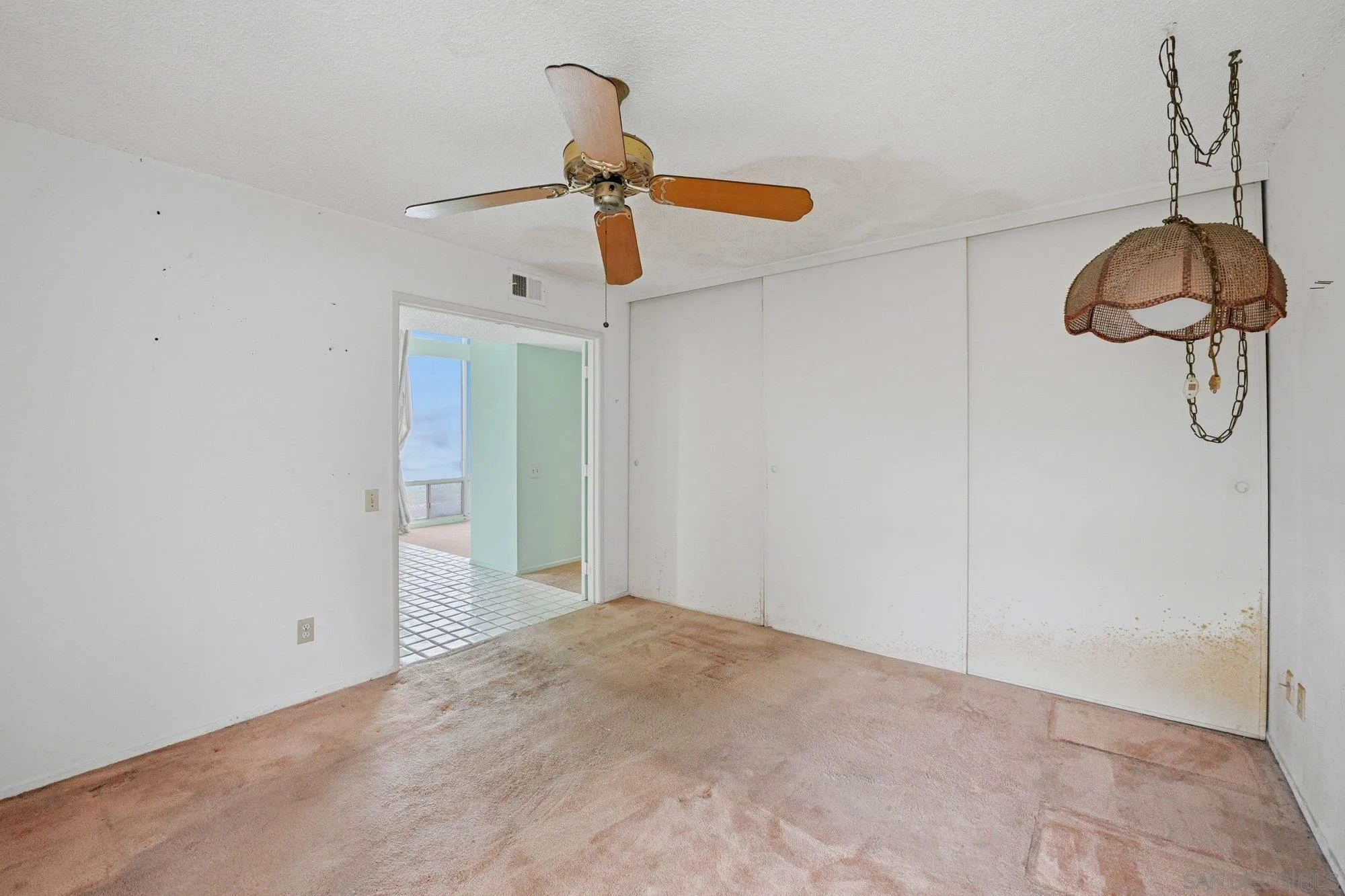 https://cdn.realtyfeed.com/cdn/127/260003796/8d246fcd1ab8c0abaf350b22a00c7240.webp