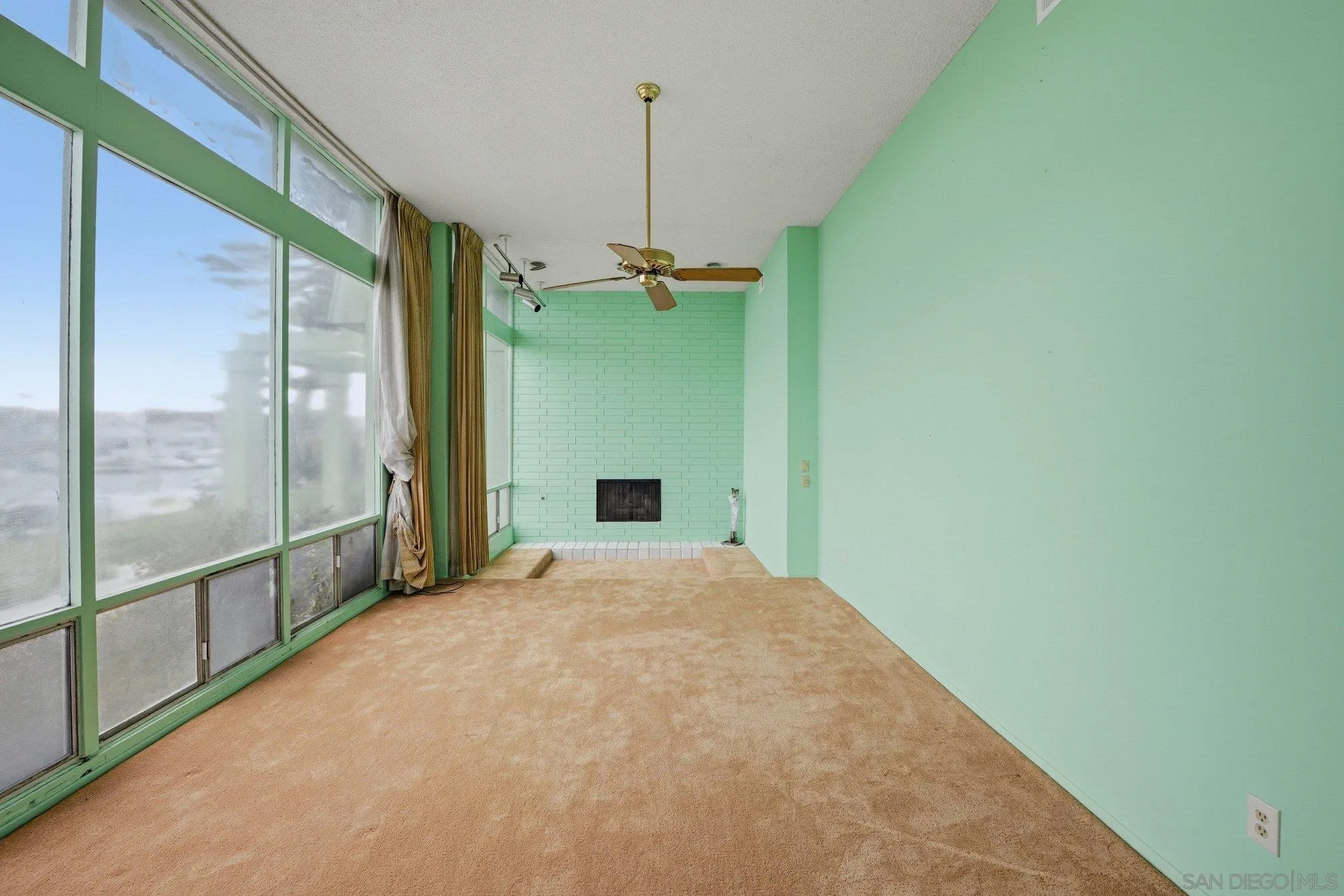 https://cdn.realtyfeed.com/cdn/127/260003796/98926e38f53277a3e2679c9d6c7264e8.webp