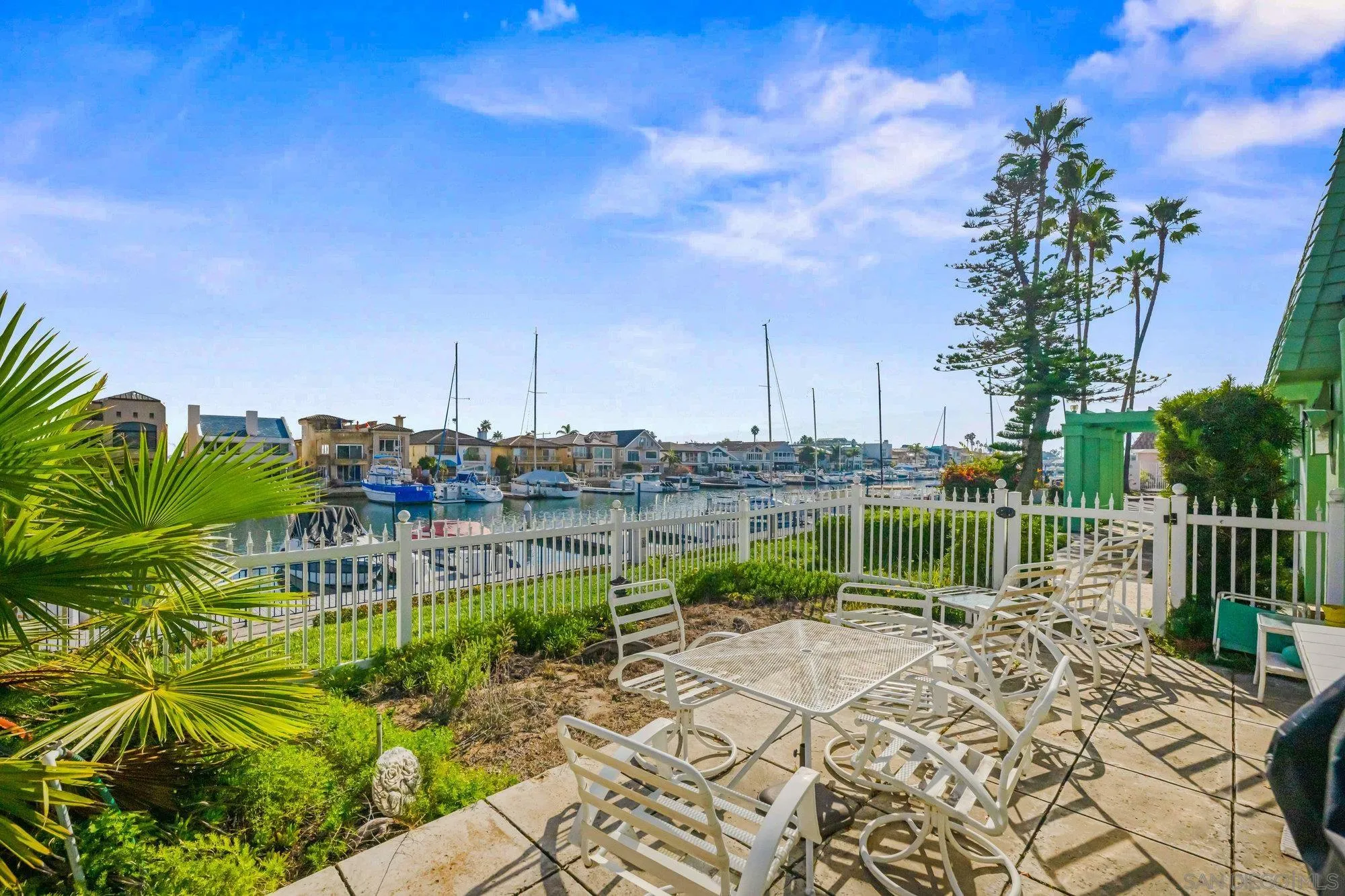https://cdn.realtyfeed.com/cdn/127/260003796/aeb5bec37886c2366bce611947ba386b.webp