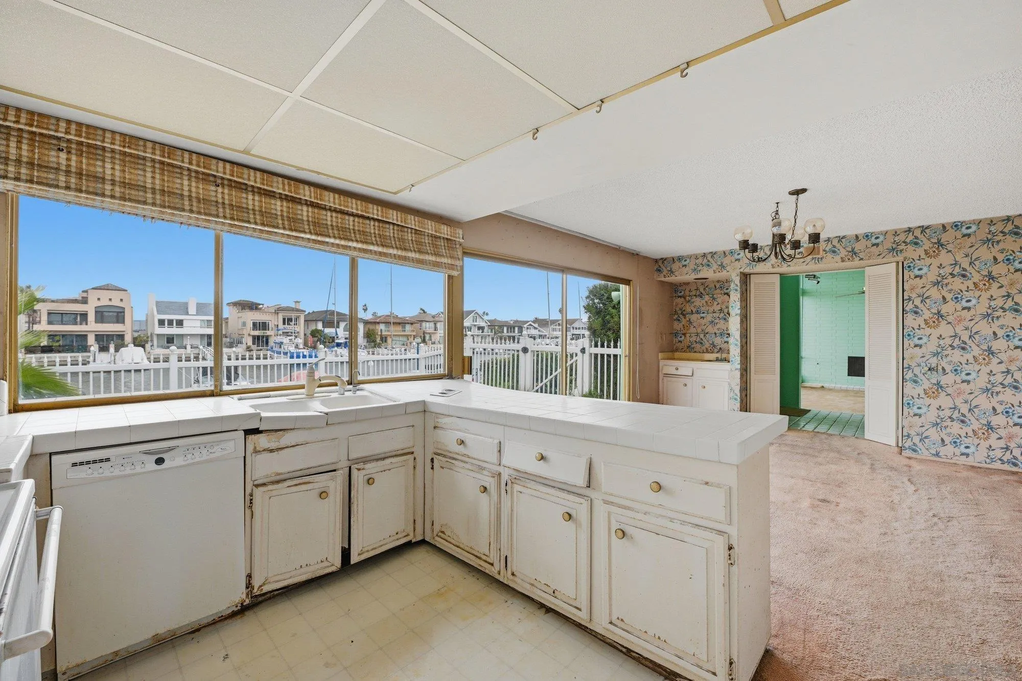 https://cdn.realtyfeed.com/cdn/127/260003796/ca0540c91feab8e178568b44a6e22b54.webp