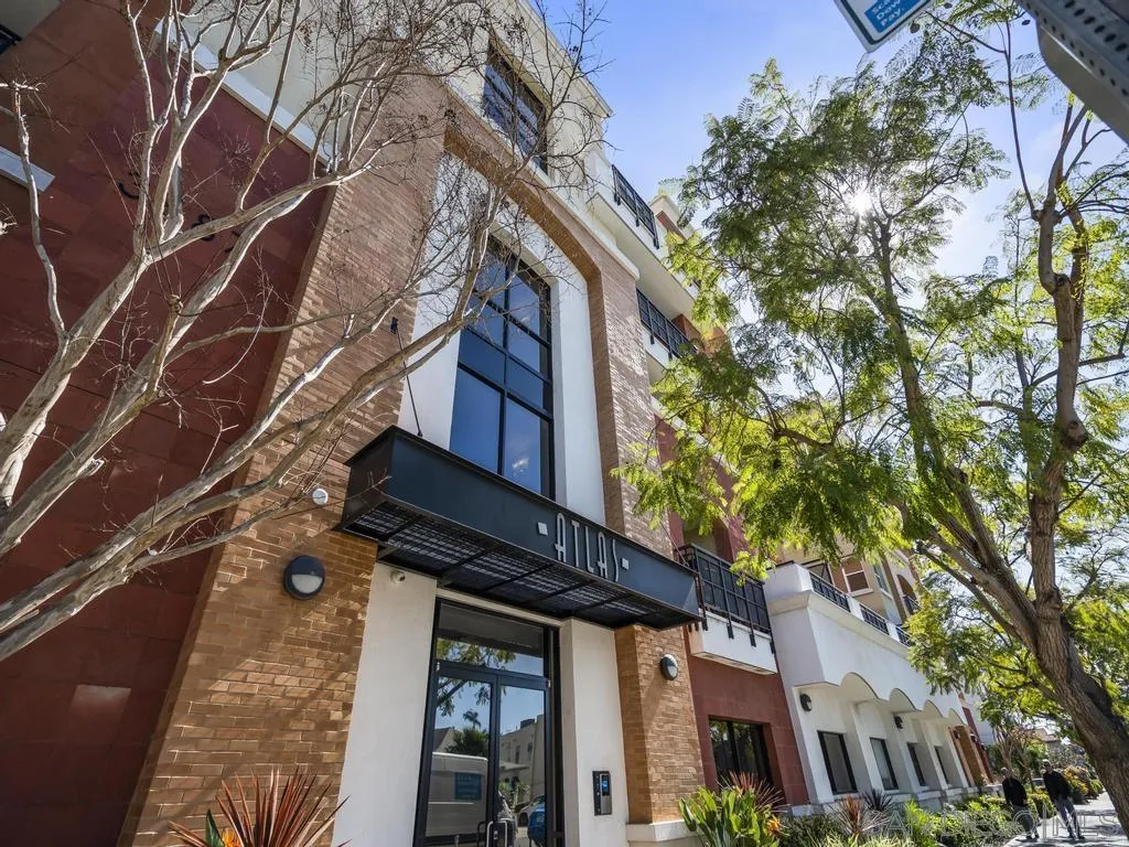 https://cdn.realtyfeed.com/cdn/127/260003798/25381f36168b0a6356d447d52e730e4f.webp