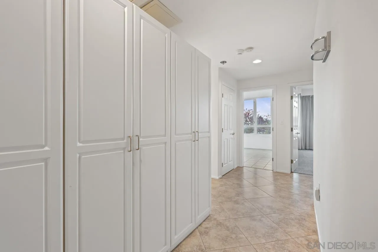 https://cdn.realtyfeed.com/cdn/127/260003803/dec18e250409beb81abe5f6f6e7cb352.webp
