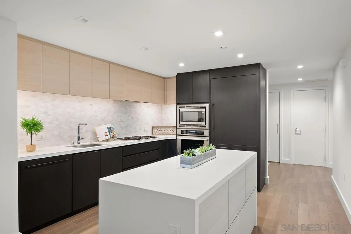 https://cdn.realtyfeed.com/cdn/127/260003816/936335bf06da355c997b947326560639.webp