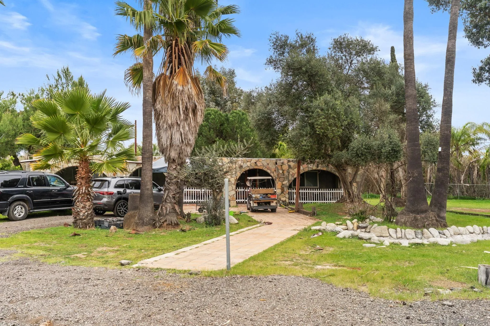 https://cdn.realtyfeed.com/cdn/127/260003821/e2d3a2a8f9ff6fc7cff5f6b1941cf179.webp