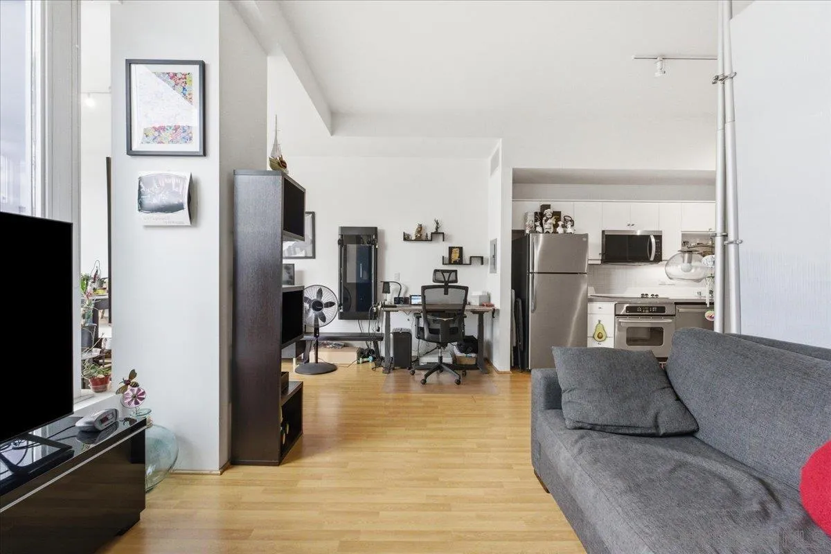 https://cdn.realtyfeed.com/cdn/127/260003824/2c0e00d68457a883576264689be21114.webp