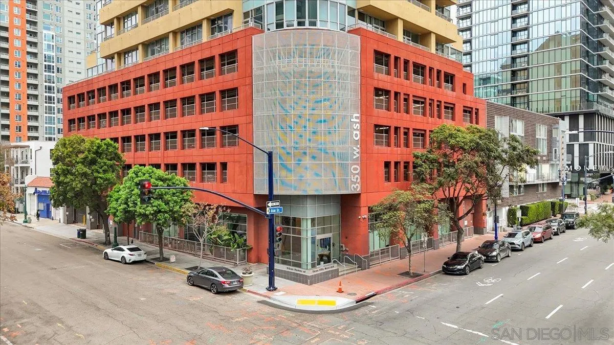 https://cdn.realtyfeed.com/cdn/127/260003824/fa25c7d9daa537de872b199aeb386940.webp