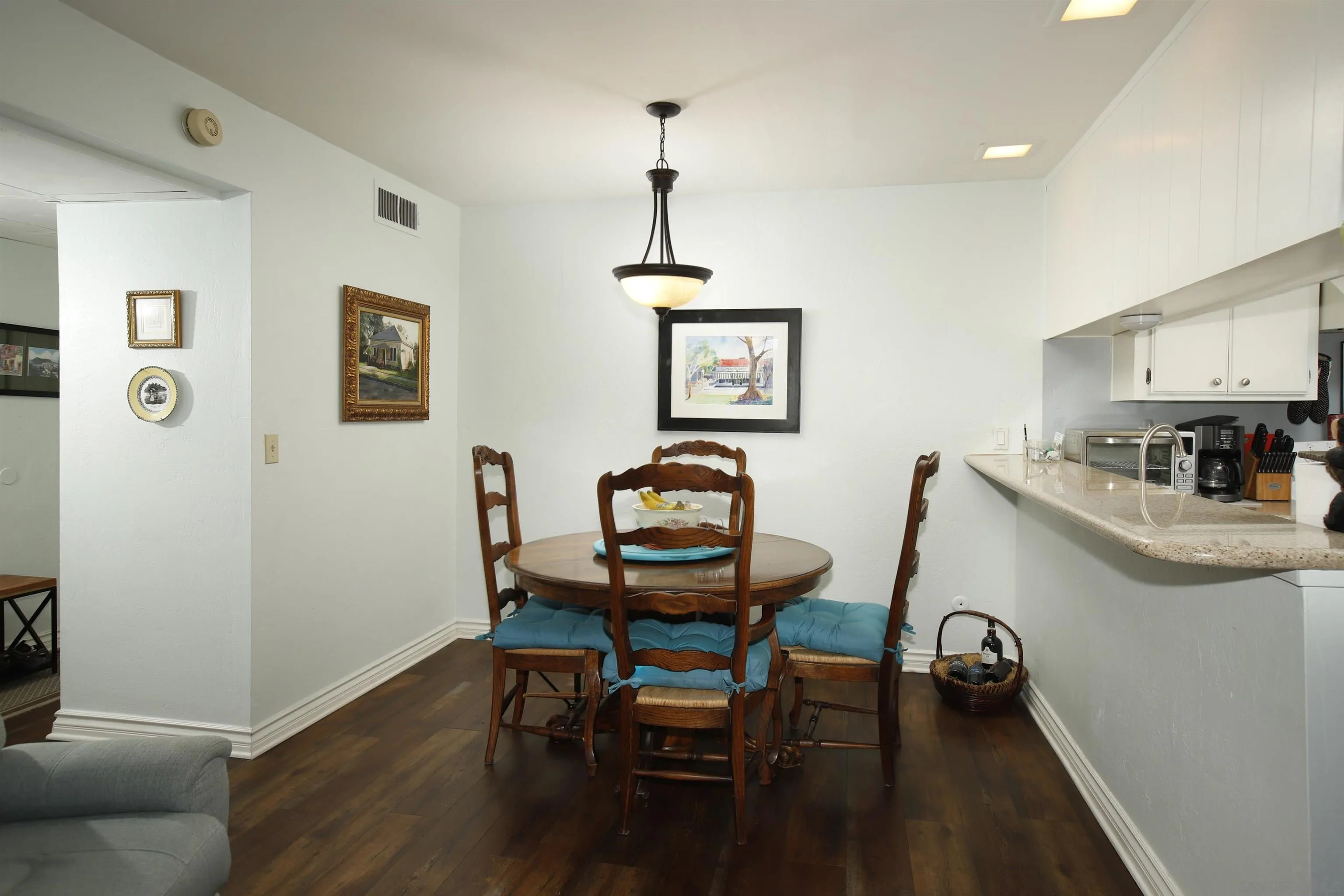 5003 Westpark Dr. Unit 203, Valley Village, CA 91601 - Photo 4 of 30, Valley Village, CA