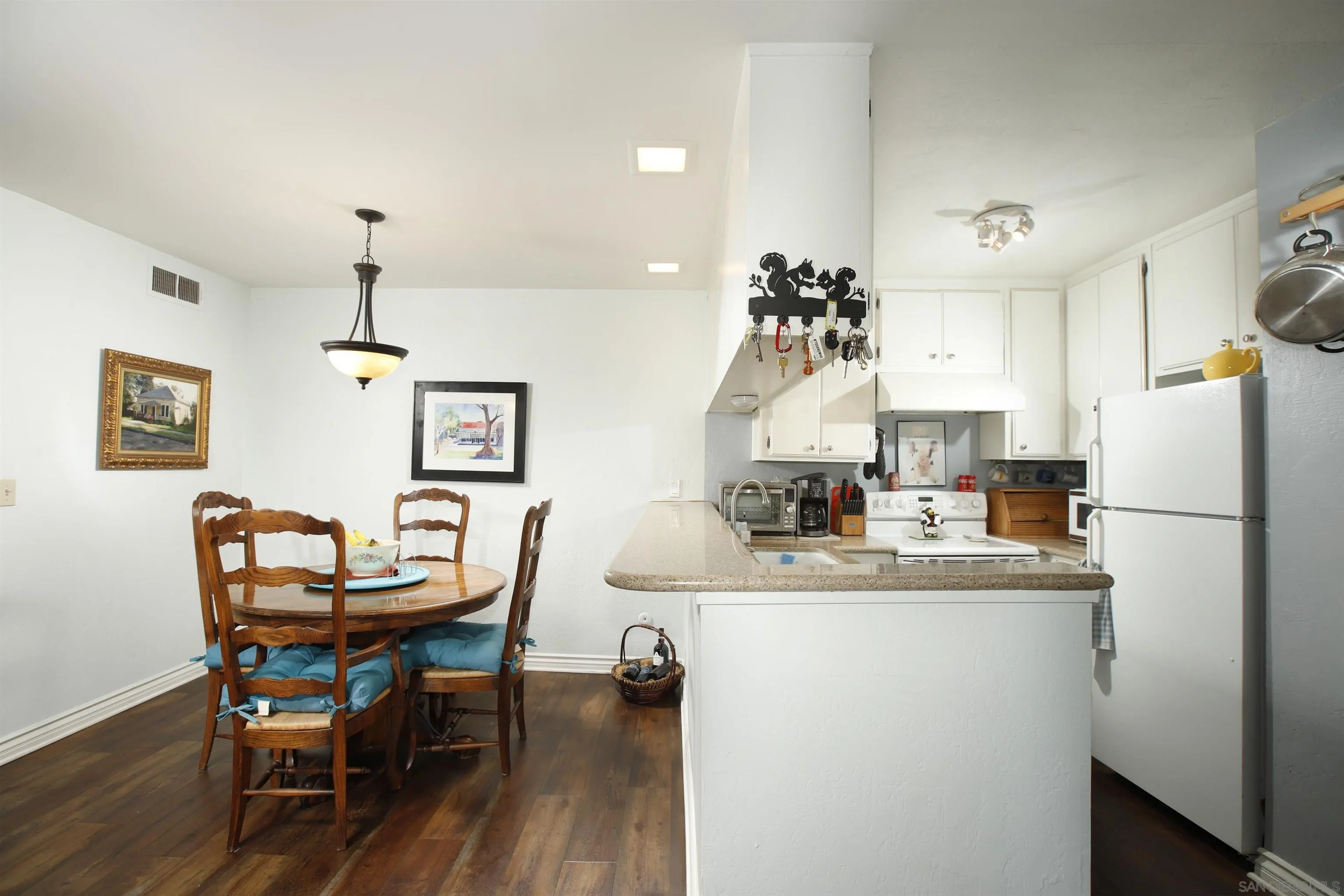 5003 Westpark Dr. Unit 203, Valley Village, CA 91601 - Photo 5 of 30, Valley Village, CA