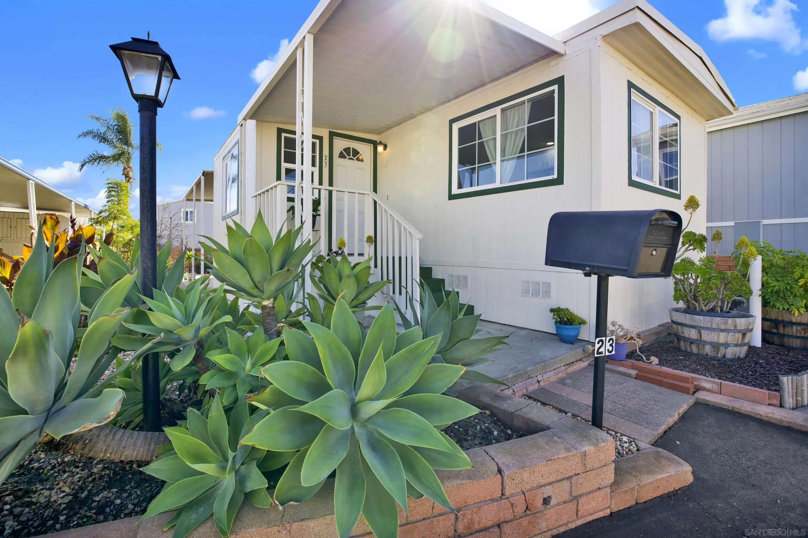 https://cdn.realtyfeed.com/cdn/127/260003833/1696b54fc48f8e47be9ce29590075533.webp