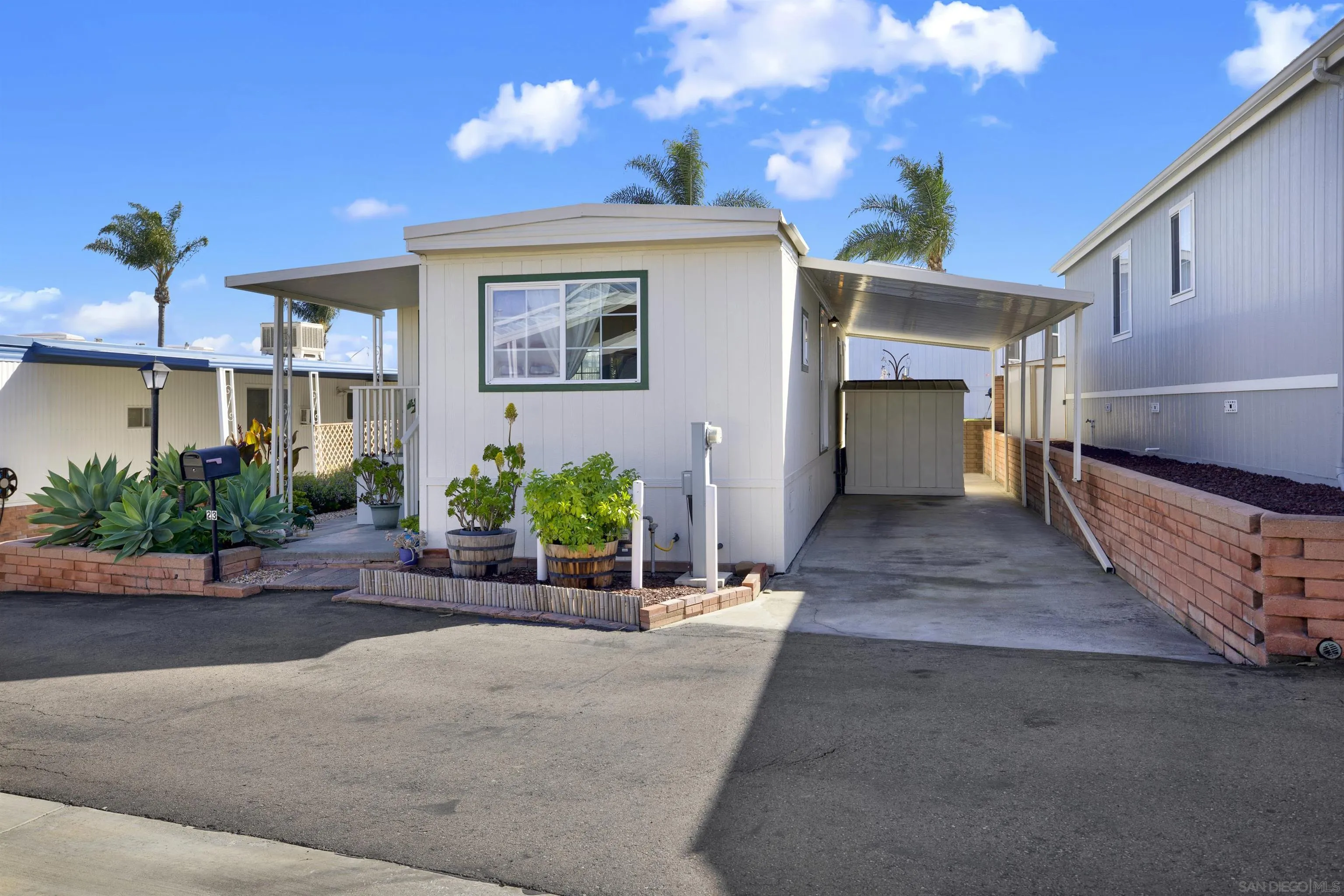 https://cdn.realtyfeed.com/cdn/127/260003833/62f1ca12855780e3c48779bd7571bbe7.webp