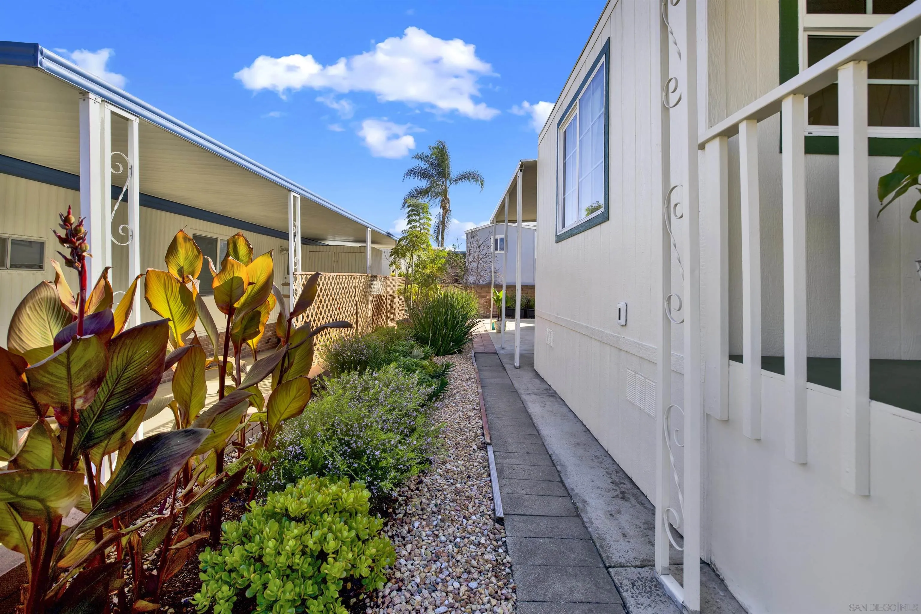 https://cdn.realtyfeed.com/cdn/127/260003833/6e0964538611e5787b56f734c4707f77.webp
