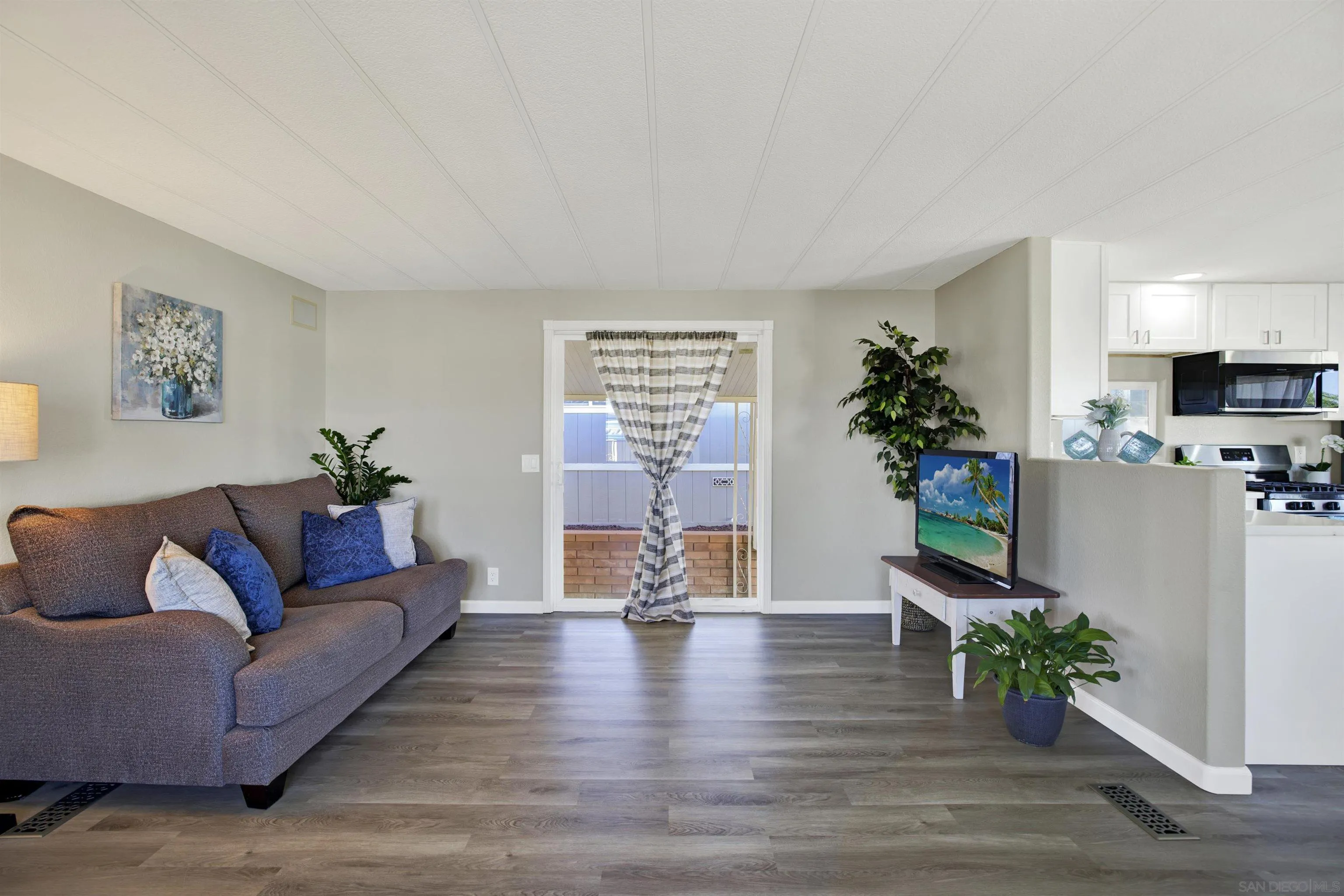 https://cdn.realtyfeed.com/cdn/127/260003833/c87764a411818bab5f5fe7d20dbe576d.webp