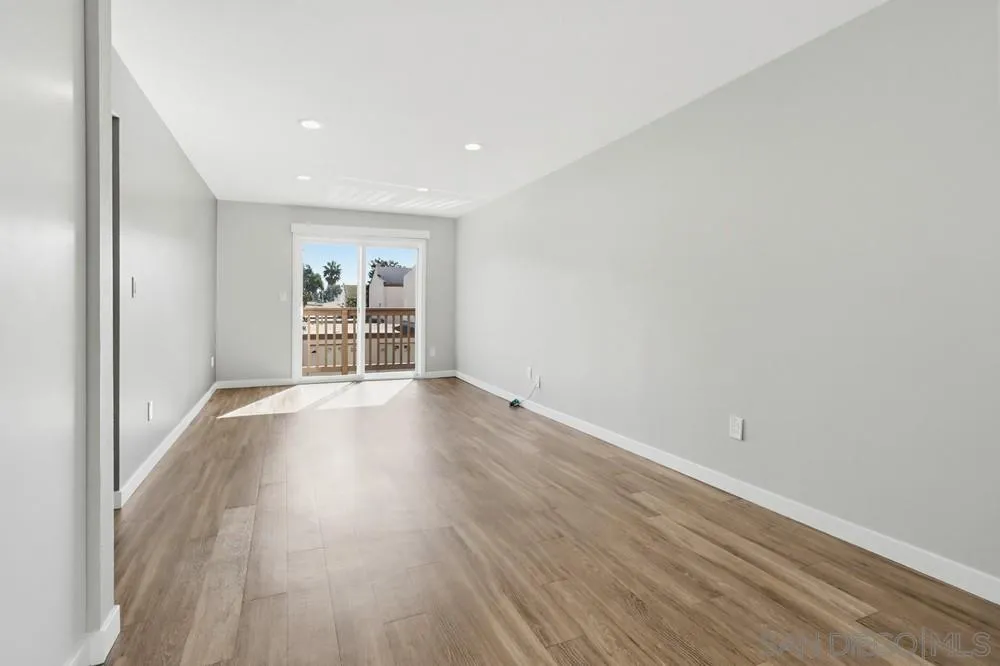 Photo #4: 260003836 Listing: Photo #4