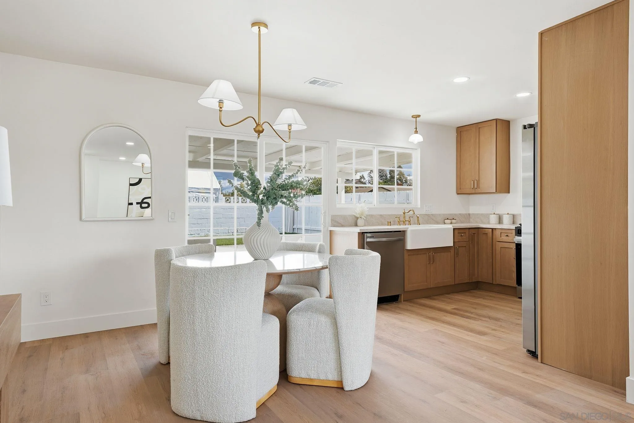 https://cdn.realtyfeed.com/cdn/127/260003837/67e2f5b902f9c711ac29872a4f54f375.webp