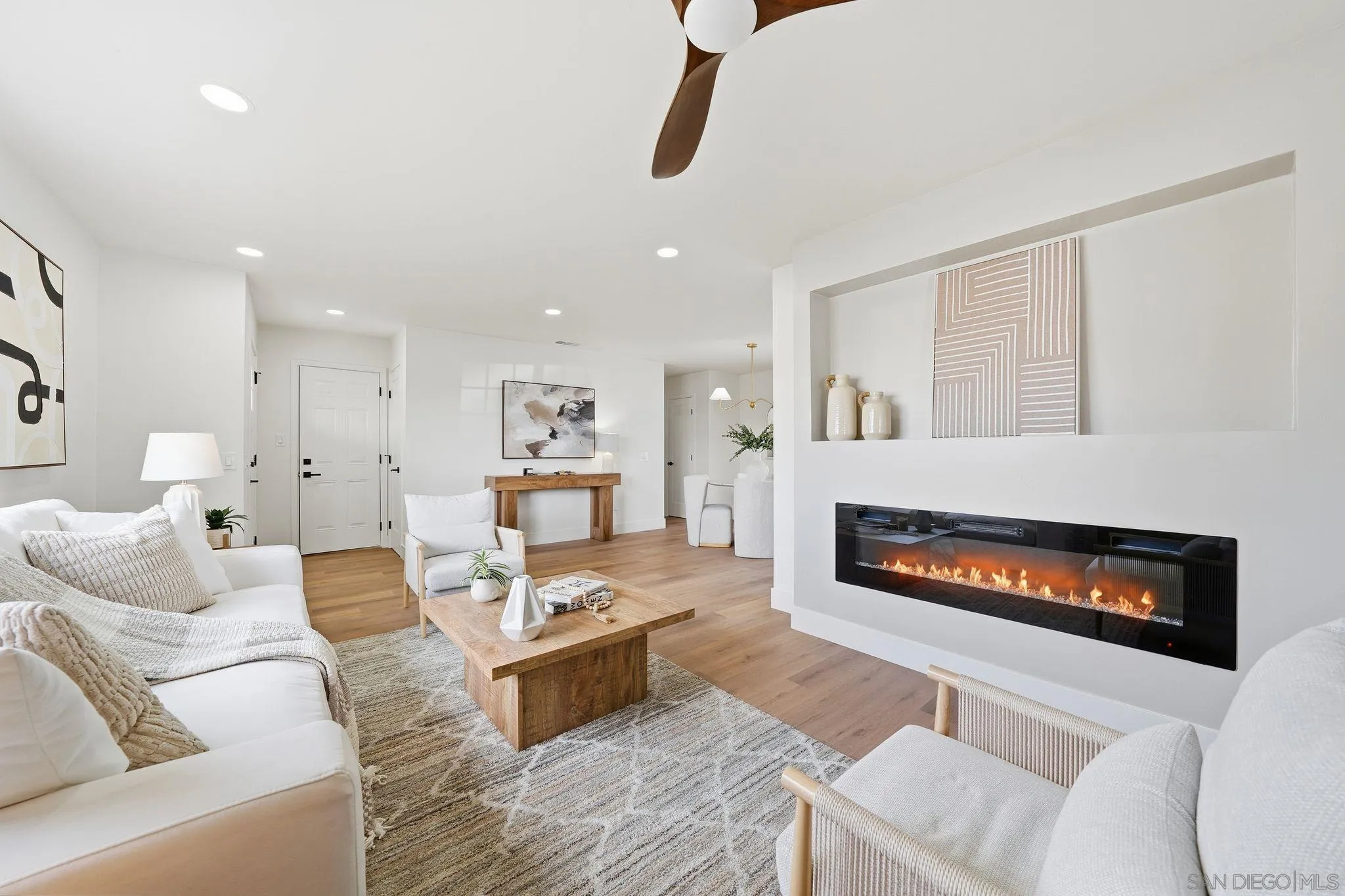 https://cdn.realtyfeed.com/cdn/127/260003837/eb153a6817685bd159cb32d96a827901.webp