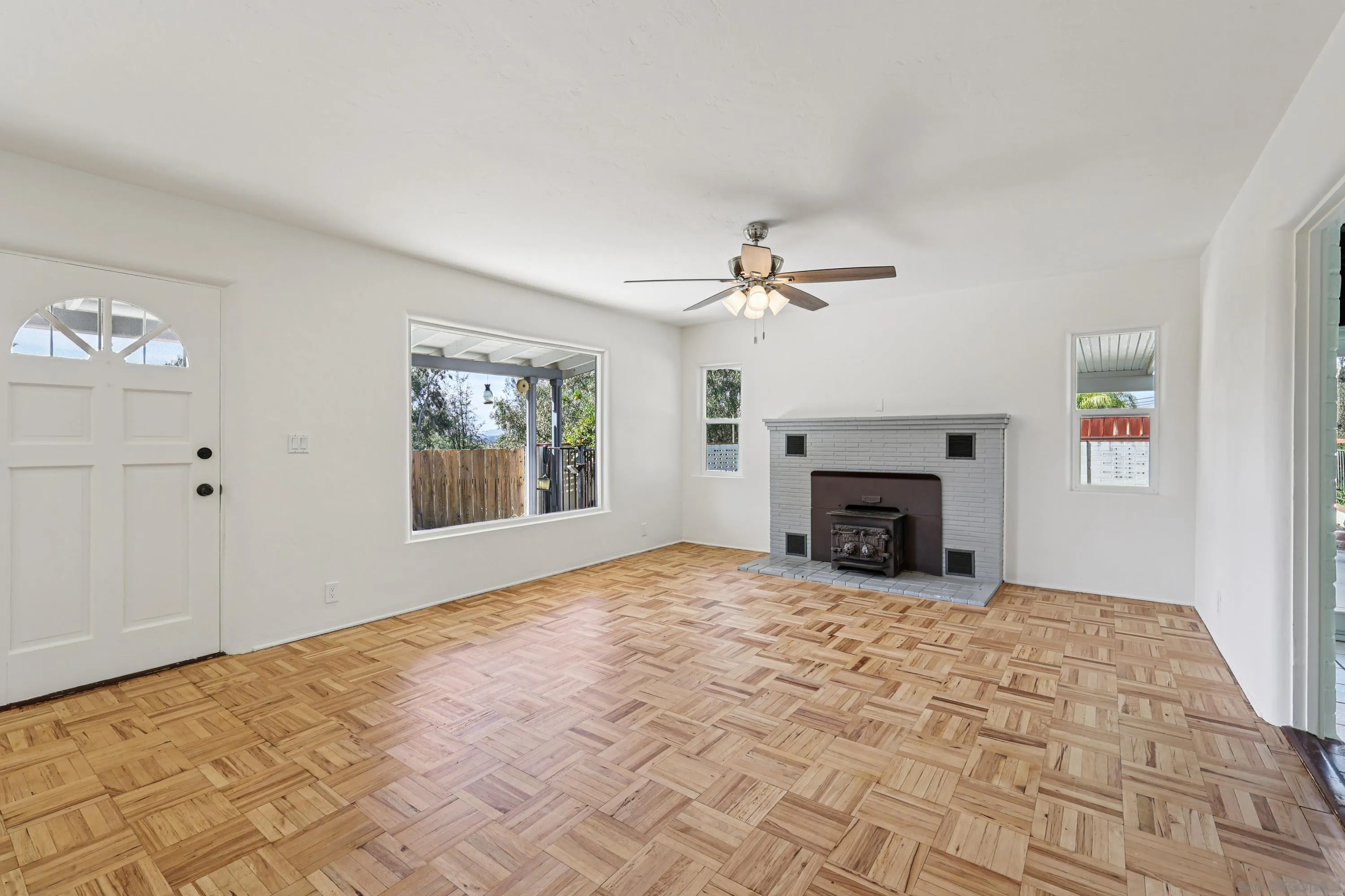 https://cdn.realtyfeed.com/cdn/127/260003839/9f13526e4623a7bd50af8b994576809c.webp